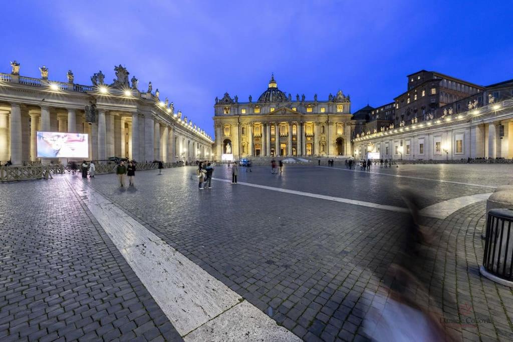 THE GRAND VIEW front of Saint Peter