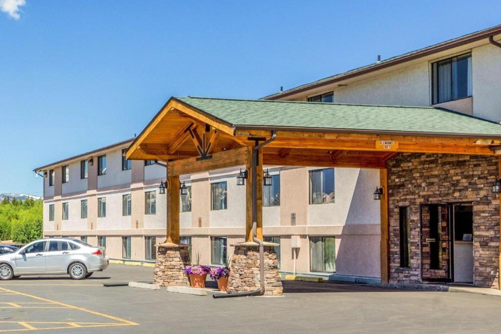 Rodeway Inn view 3