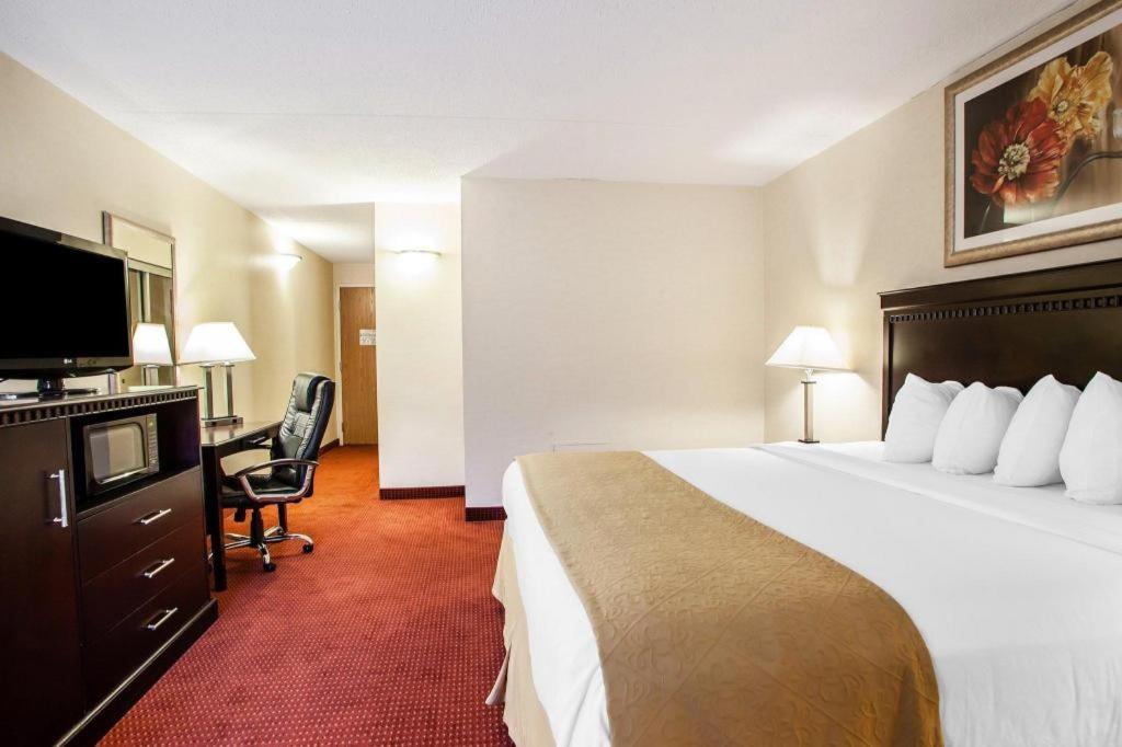 Quality Inn & Suites view 2
