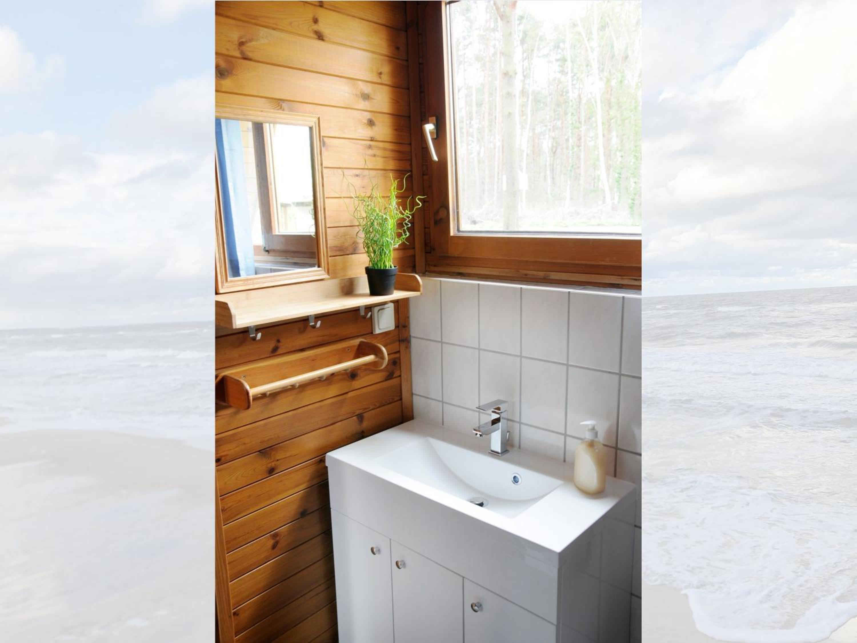 Zinnowitz, Finnhütte am Ostseestrand