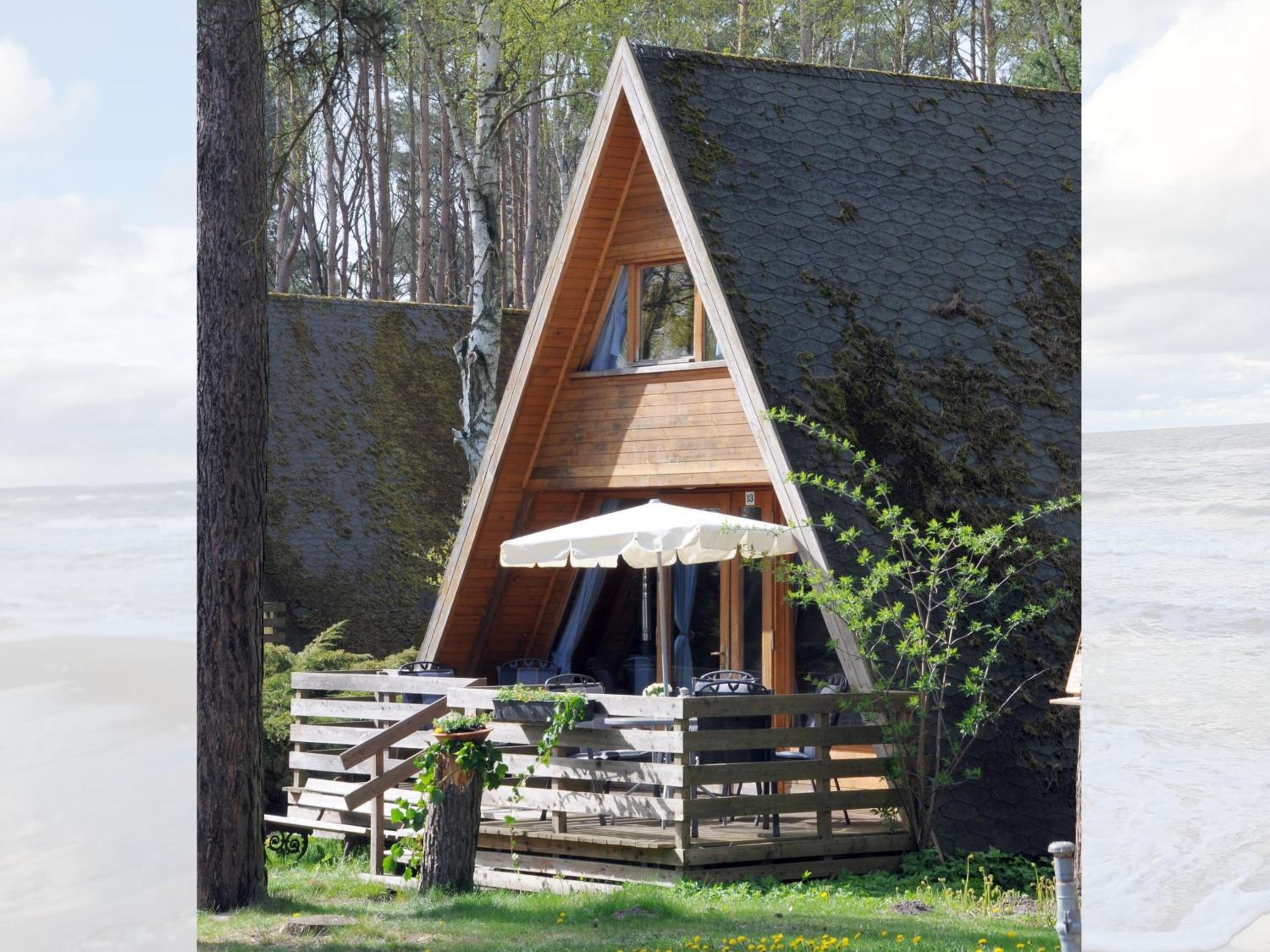 Zinnowitz, Finnhütte am Ostseestrand
