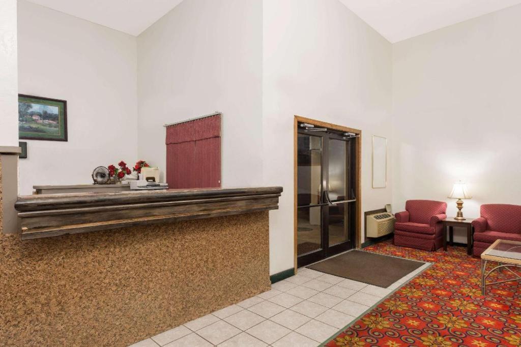 Quality Inn & Suites view 4