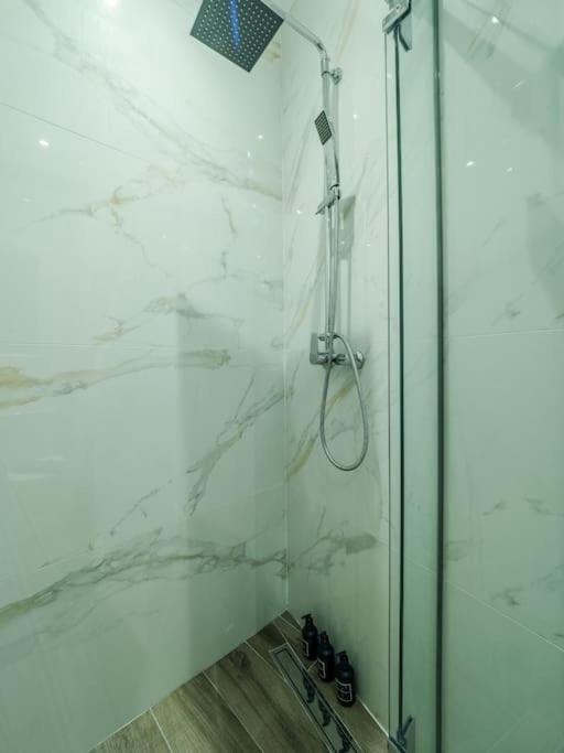 Soma Lux Apartment! view 5