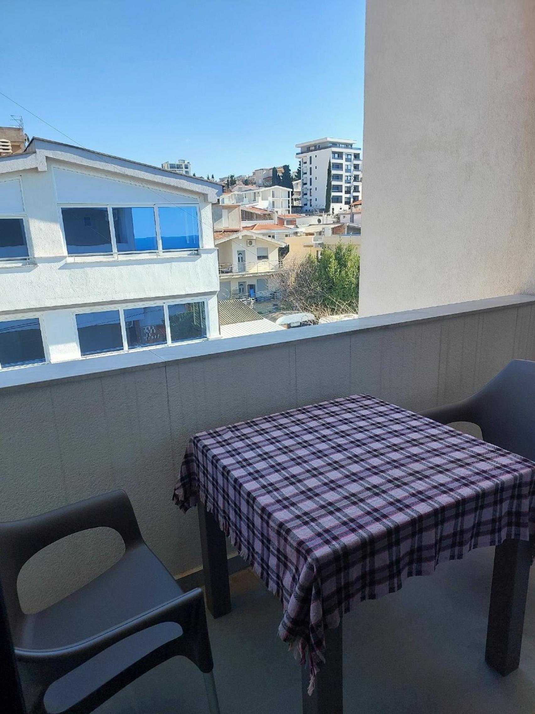 Top Apartments