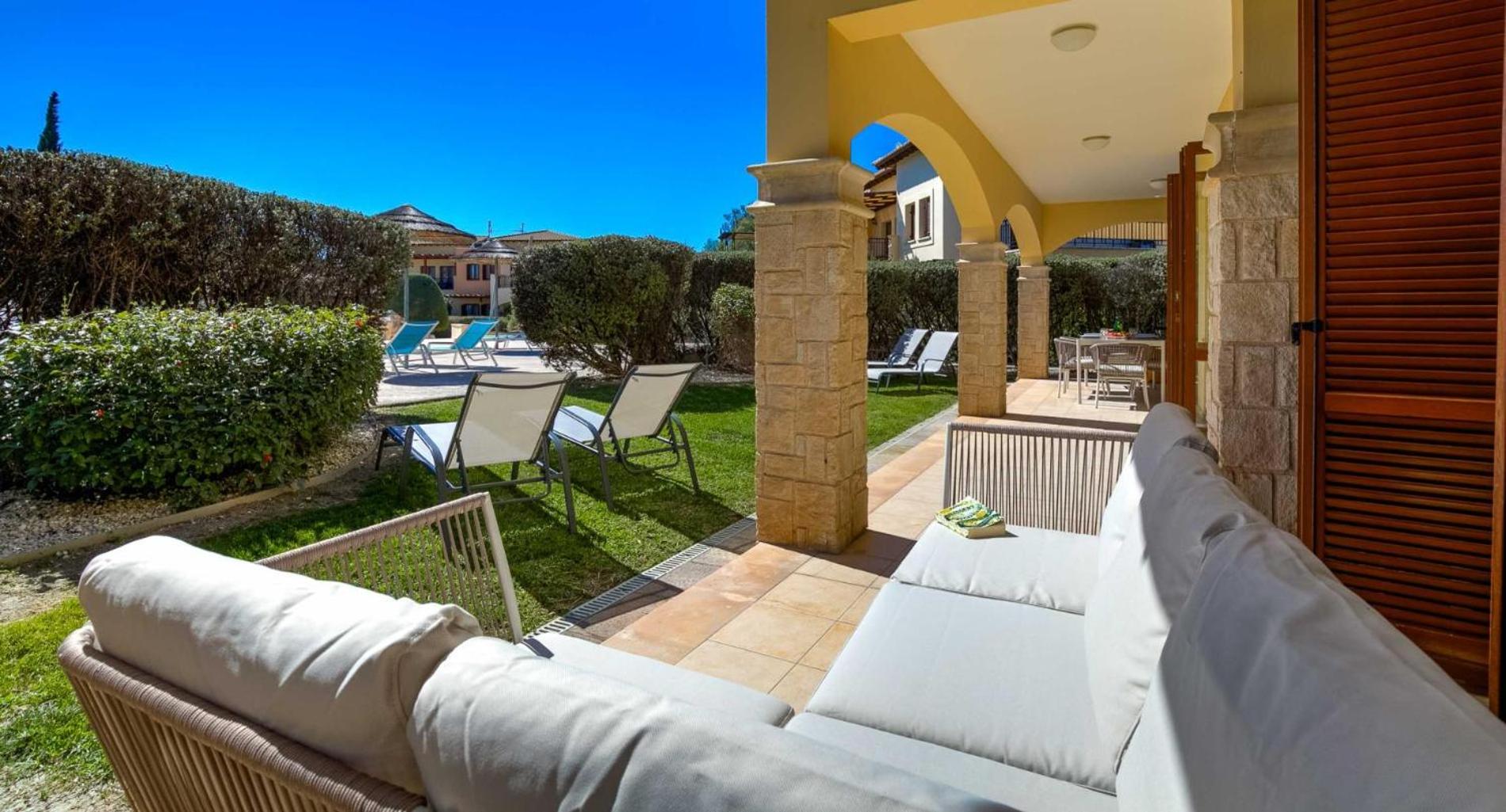 Beautiful Ground Floor Apartment BC02 - Lelantos, Theseus Village