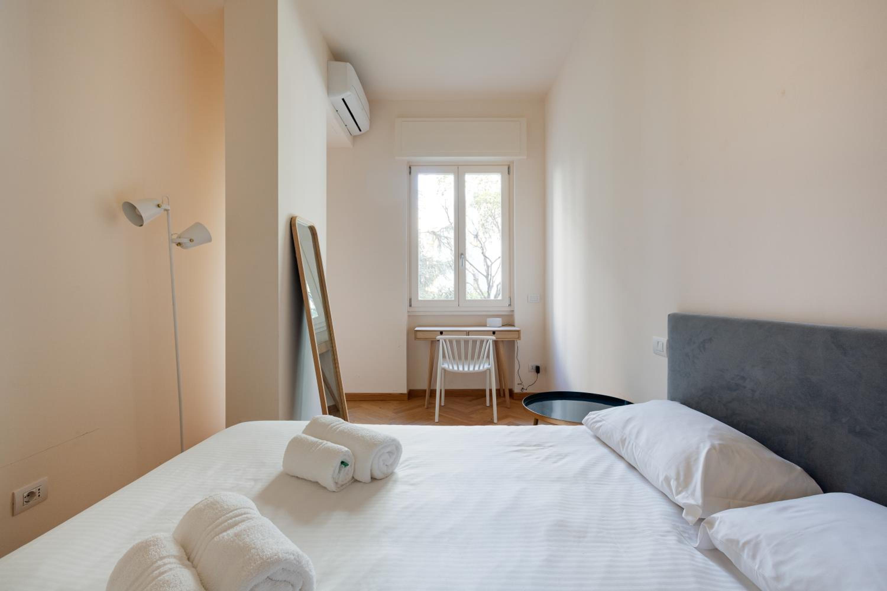 Piola M2 - Walking on the Moon Apartment