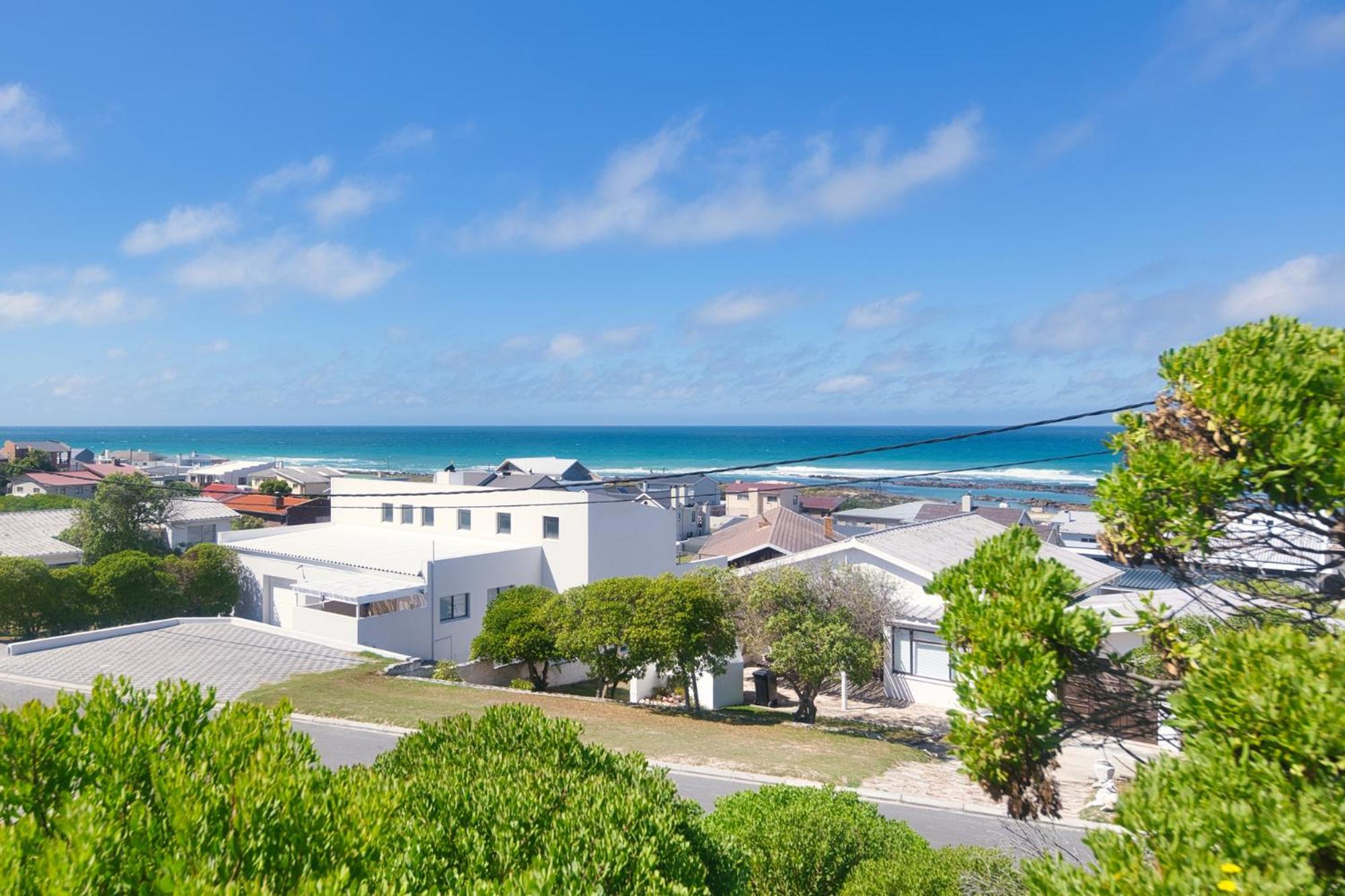 Happy Tides in Struisbaai view 2