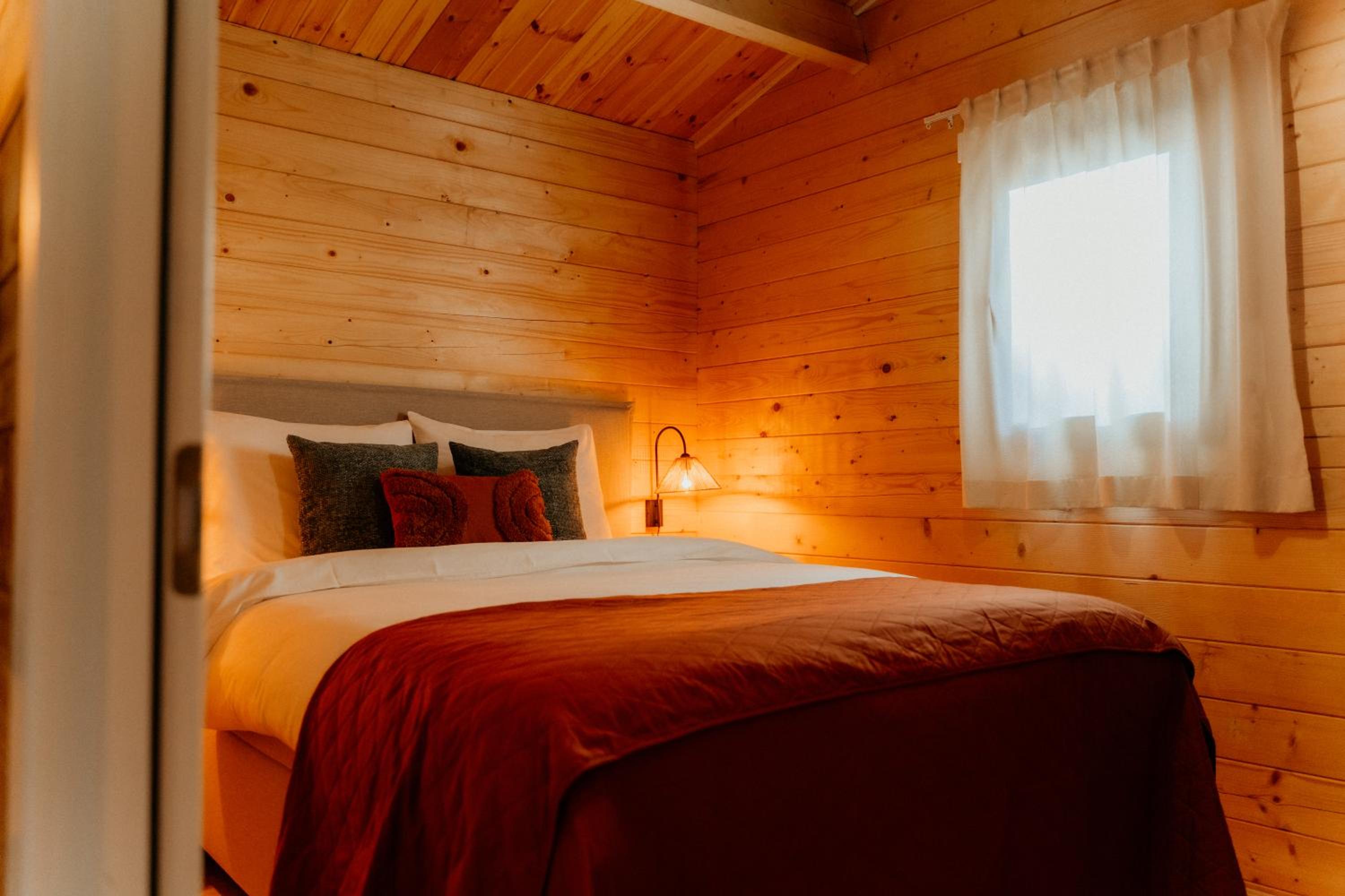 Romantisch Wellness Boshuisje met Sauna & Hottub view 3