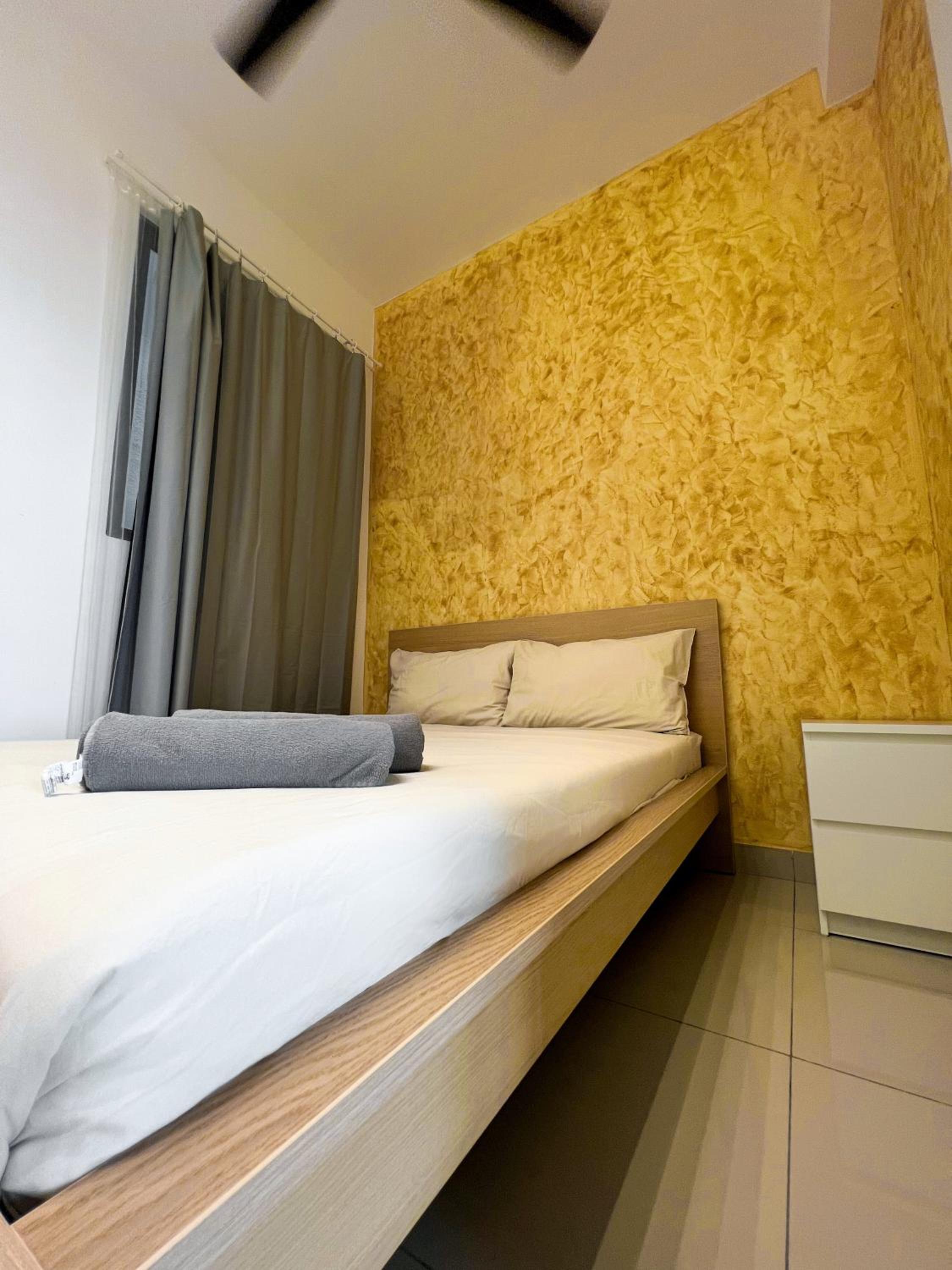Velocity Mall Family Homestay