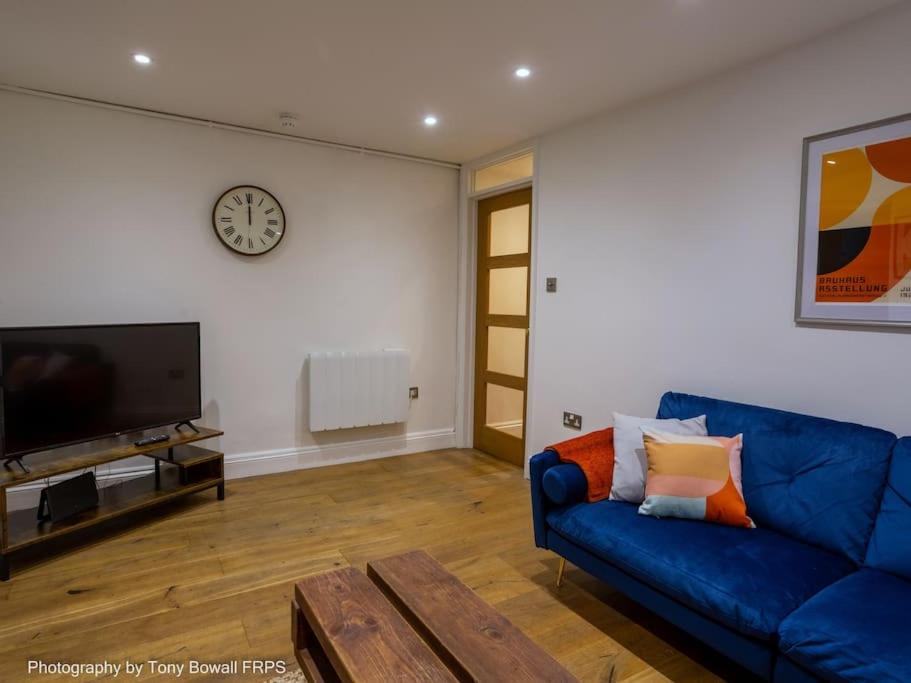 Central seaside home with free parking view 4