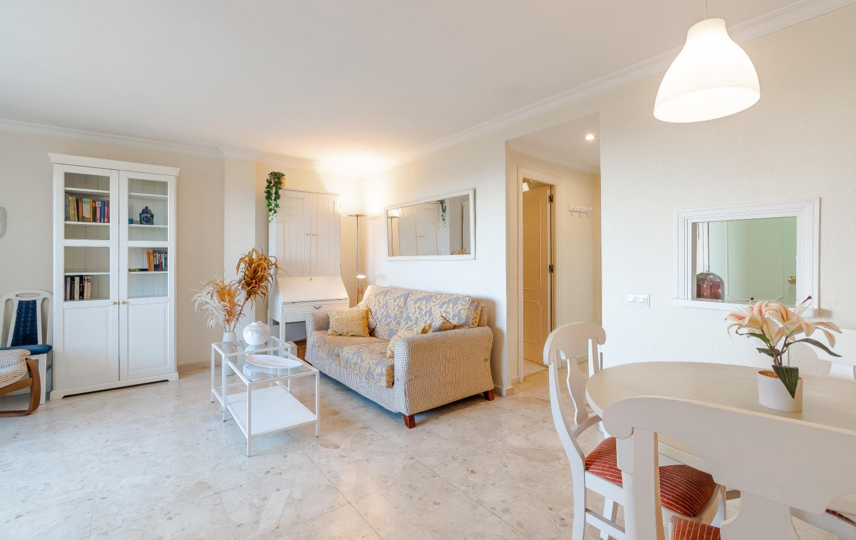 Sea views Apartment in Marbesa