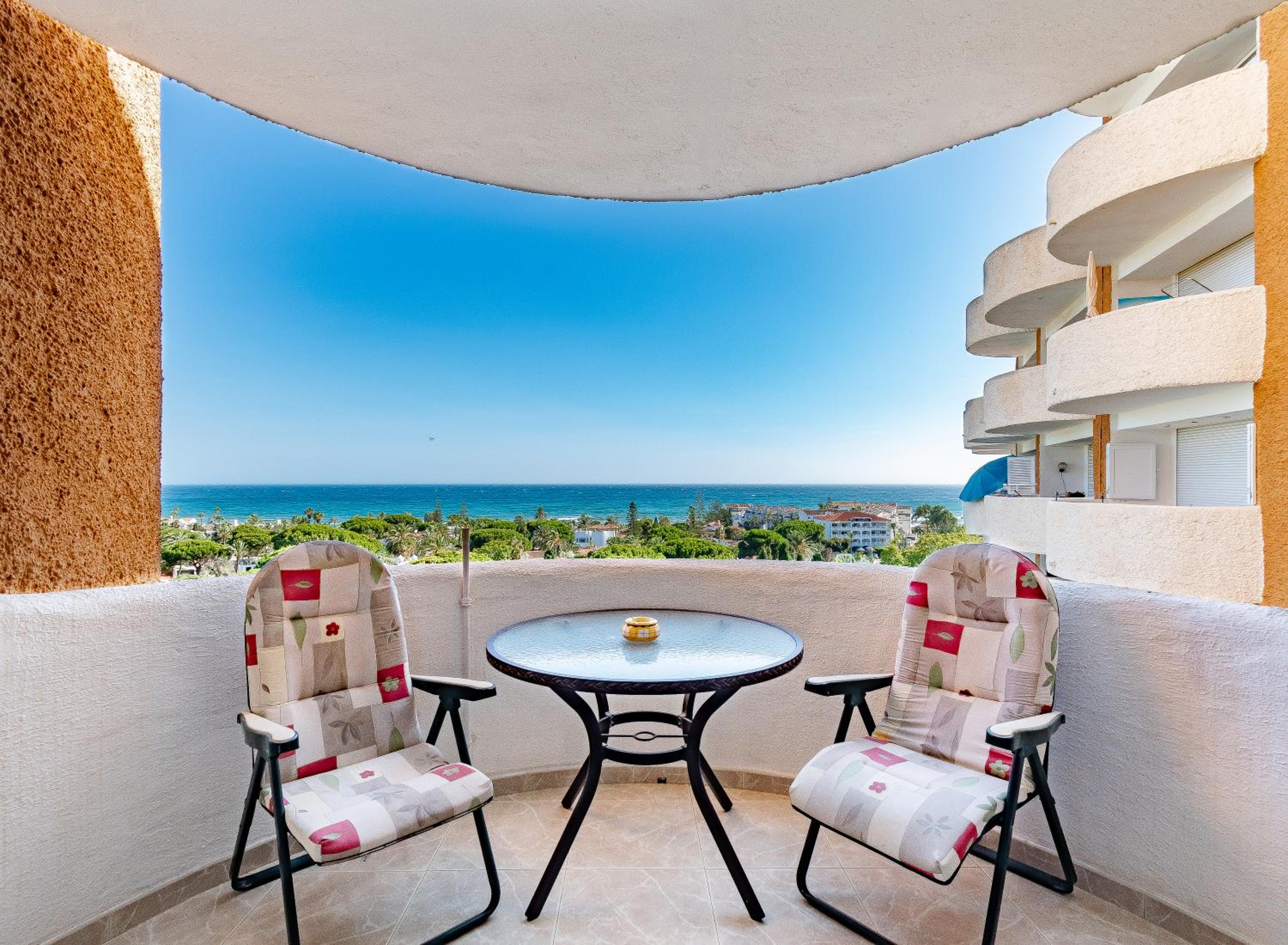 Sea views Apartment in Marbesa