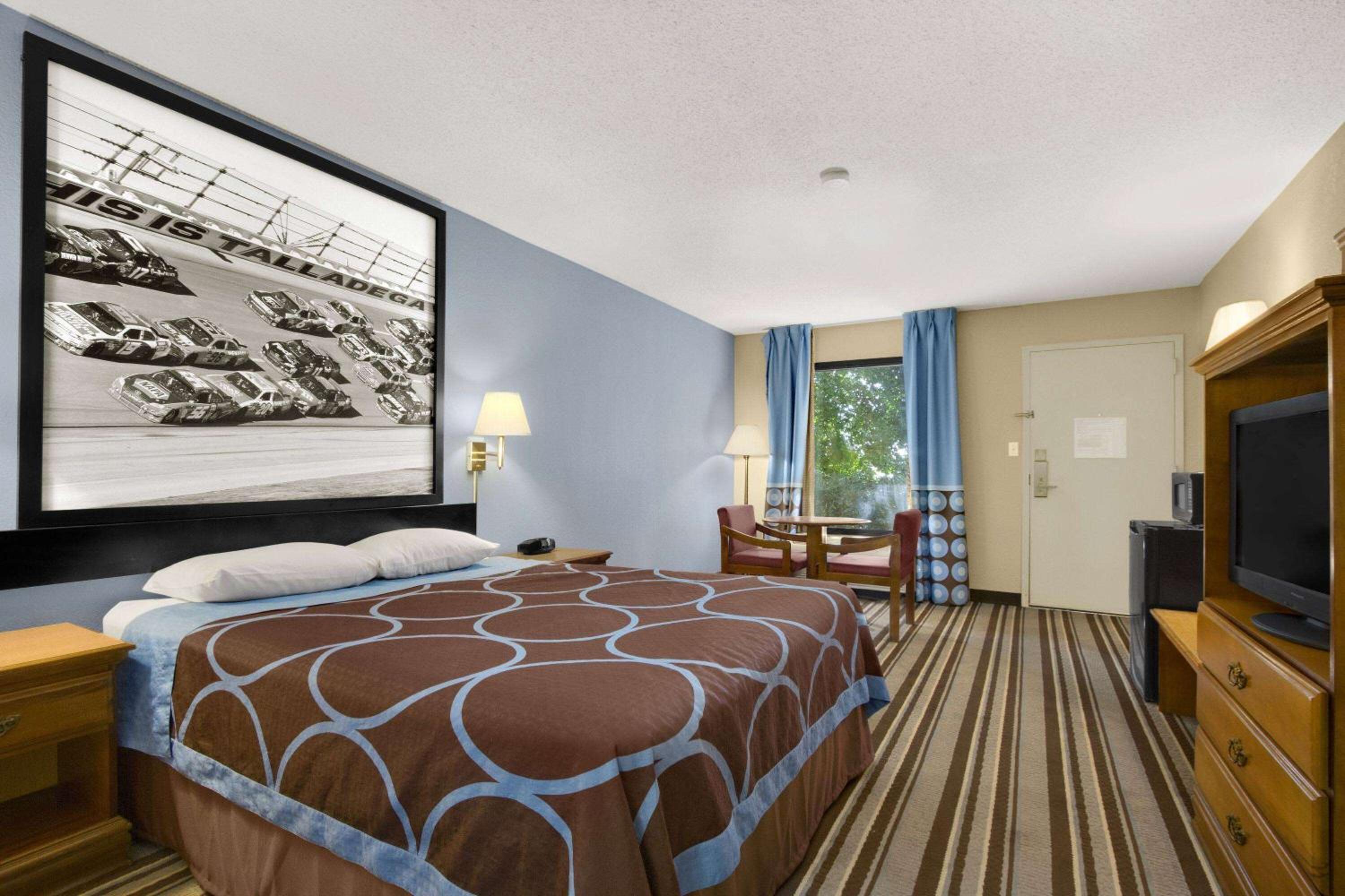Super 8 by Wyndham Oxford view 5