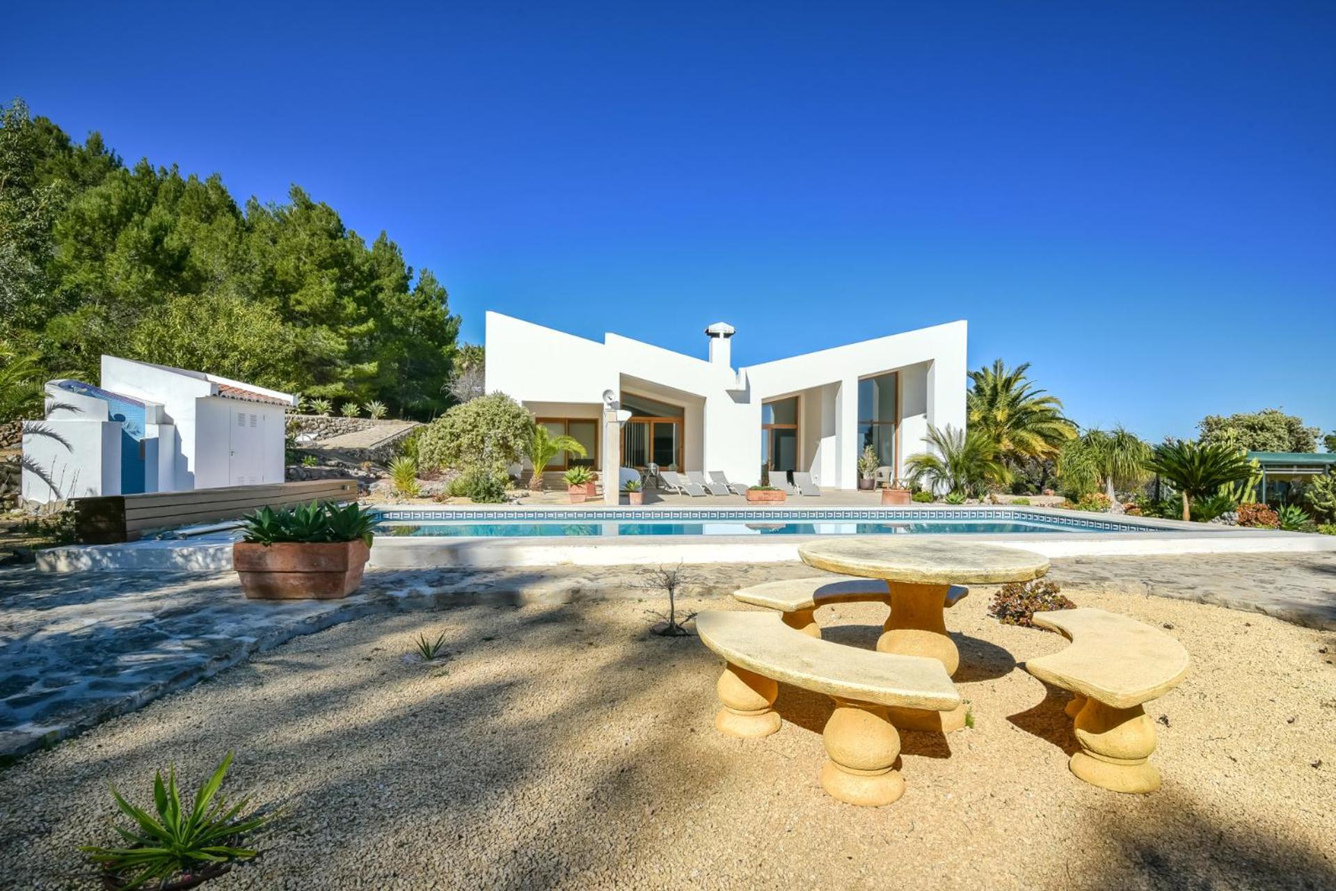 Villa Remi - PlusHolidays view 4
