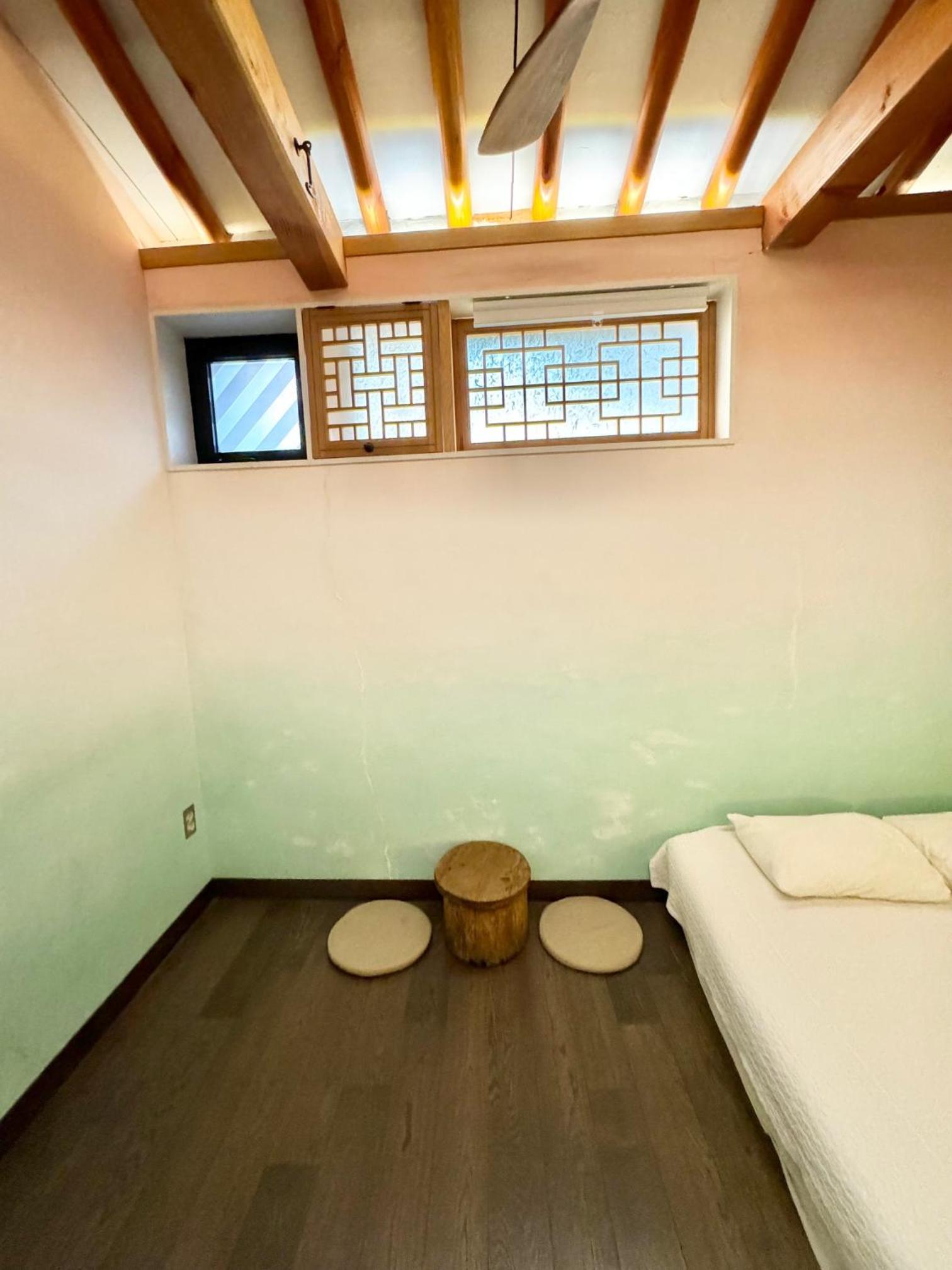 'Hanok Hanok' Boutique stay Hotel Seoul - 2min from Gyeongbokgung Palace station