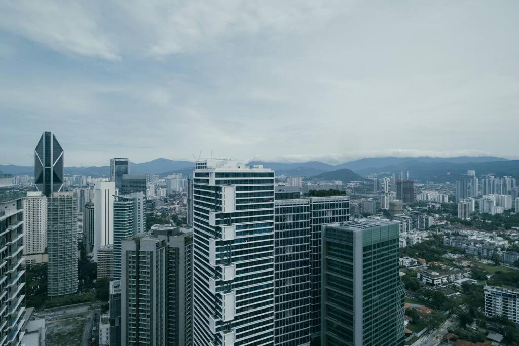 NEW! Eaton Infinity SKY POOL KLCC view Pavilion