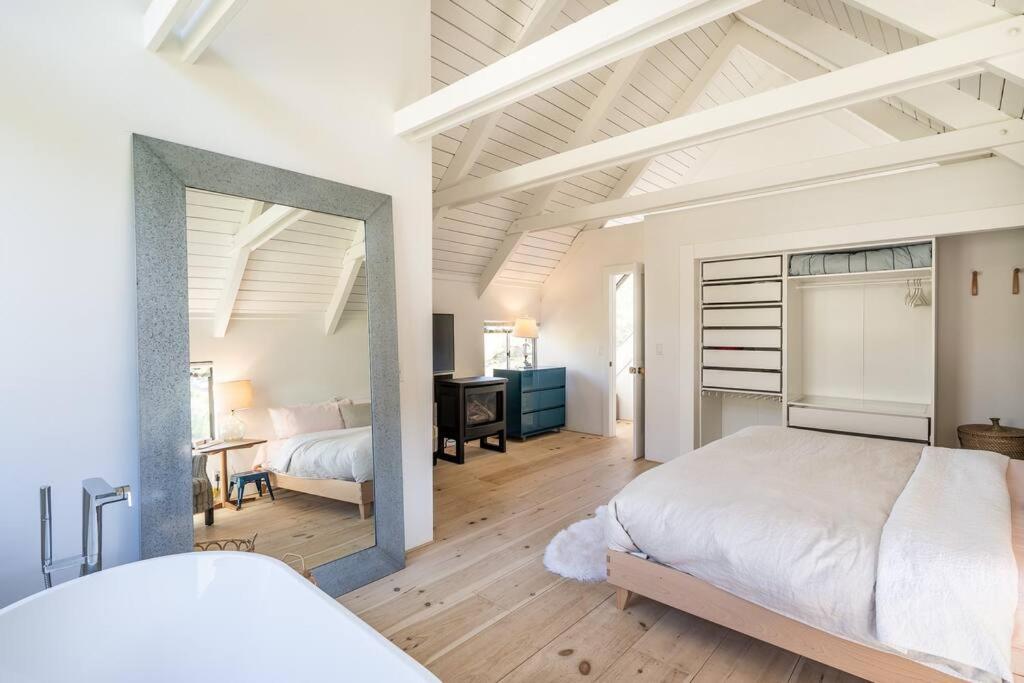 Sacred Space Luxury Retreat in Fraizer Park view 4