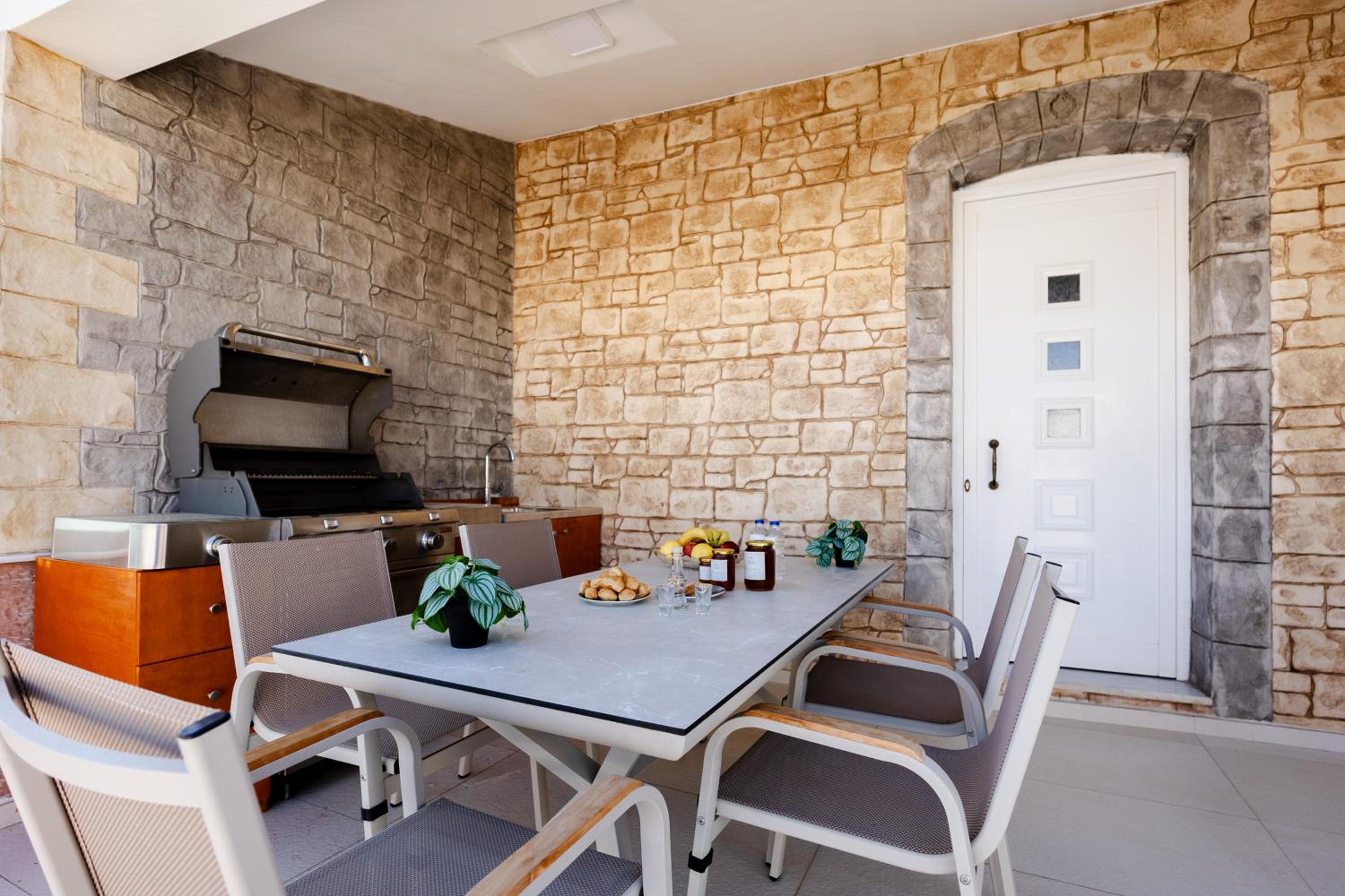 Amarildo Holiday Home, with private pool! view 2