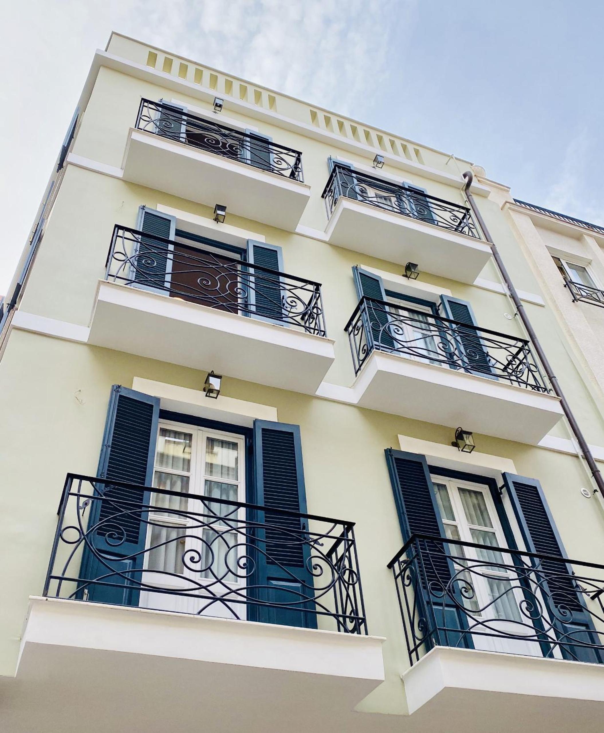 Goldfish Apartment - Plaka