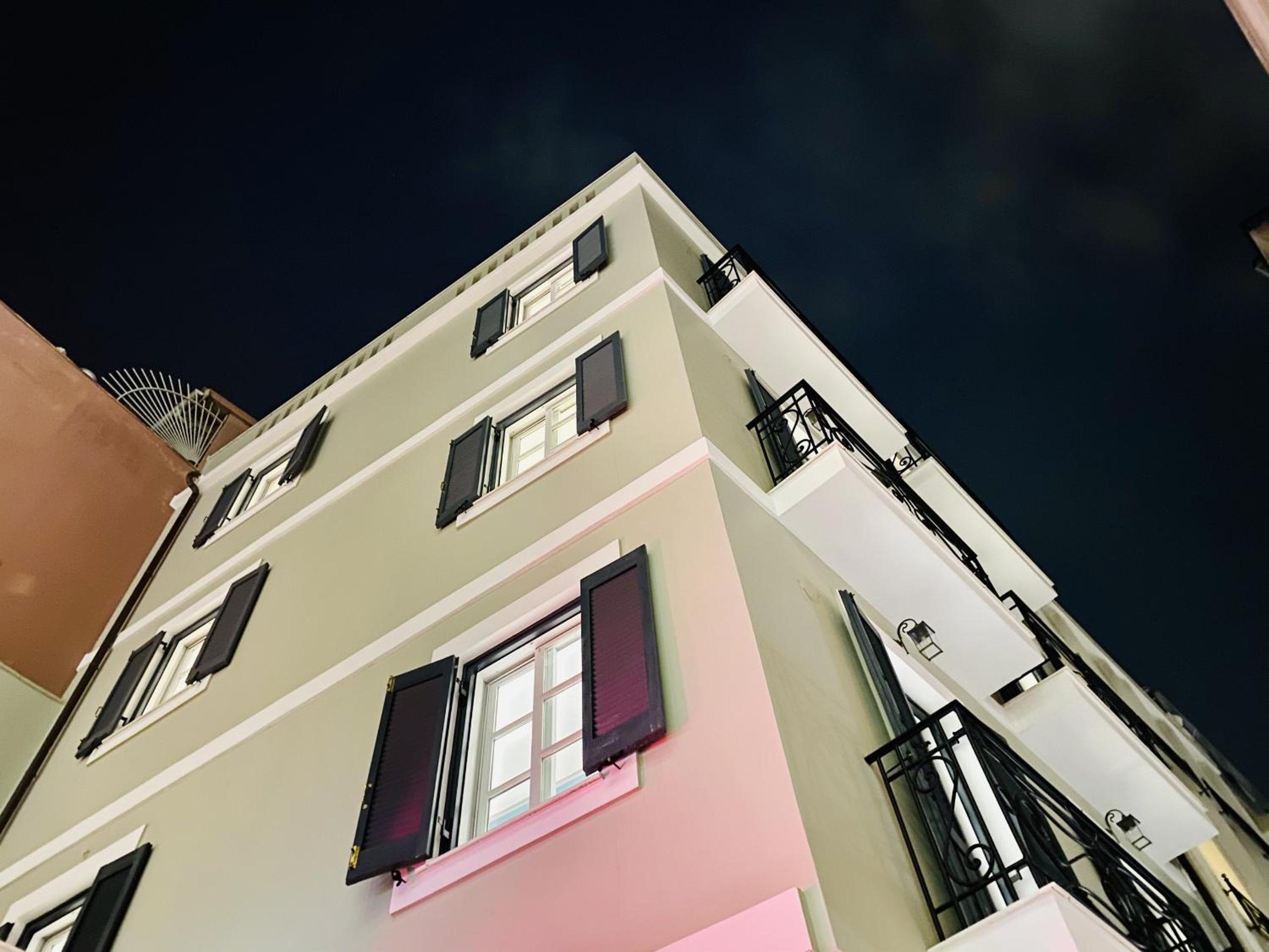 Goldfish Apartment - Plaka