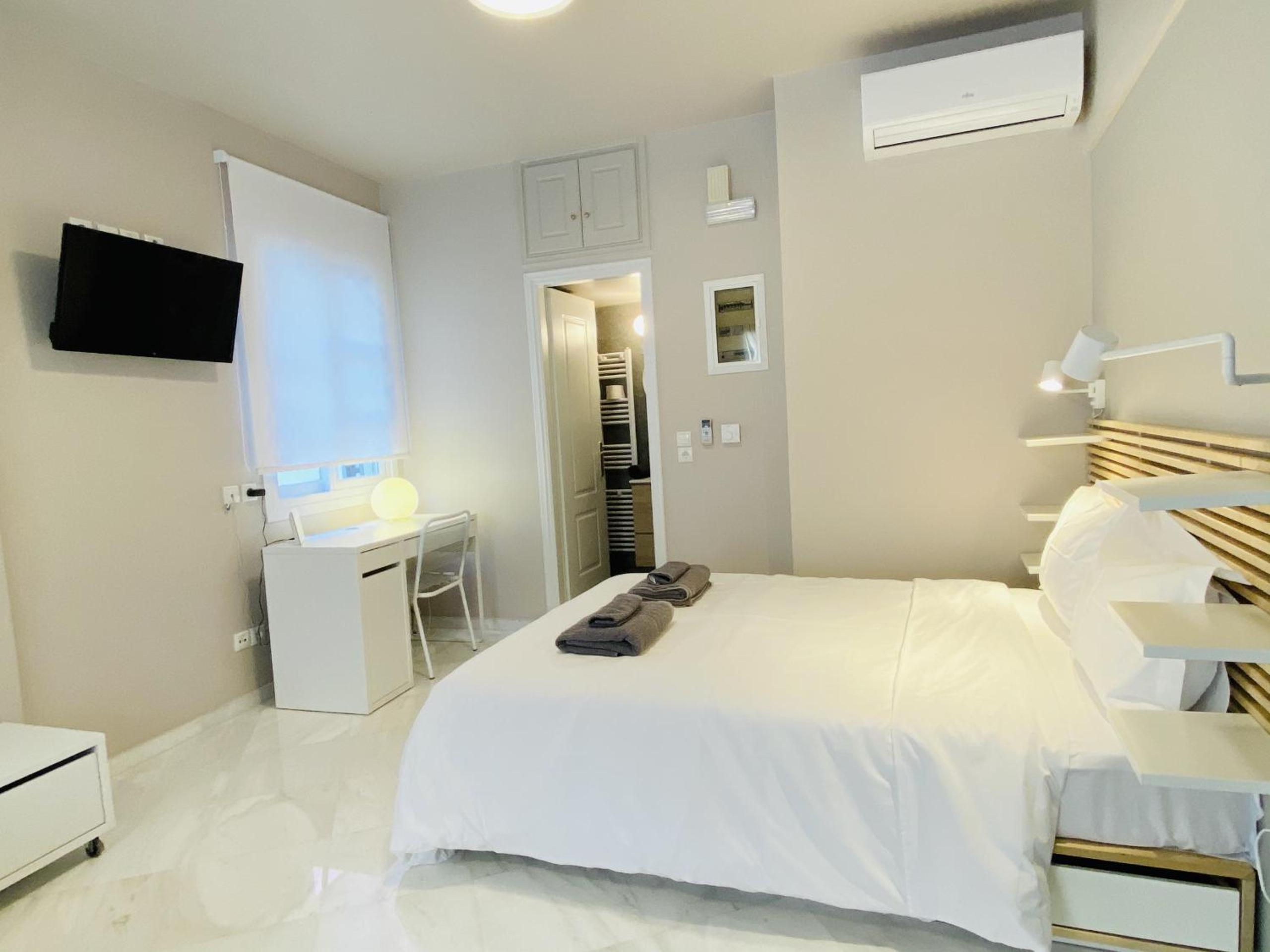 Goldfish Apartment - Plaka