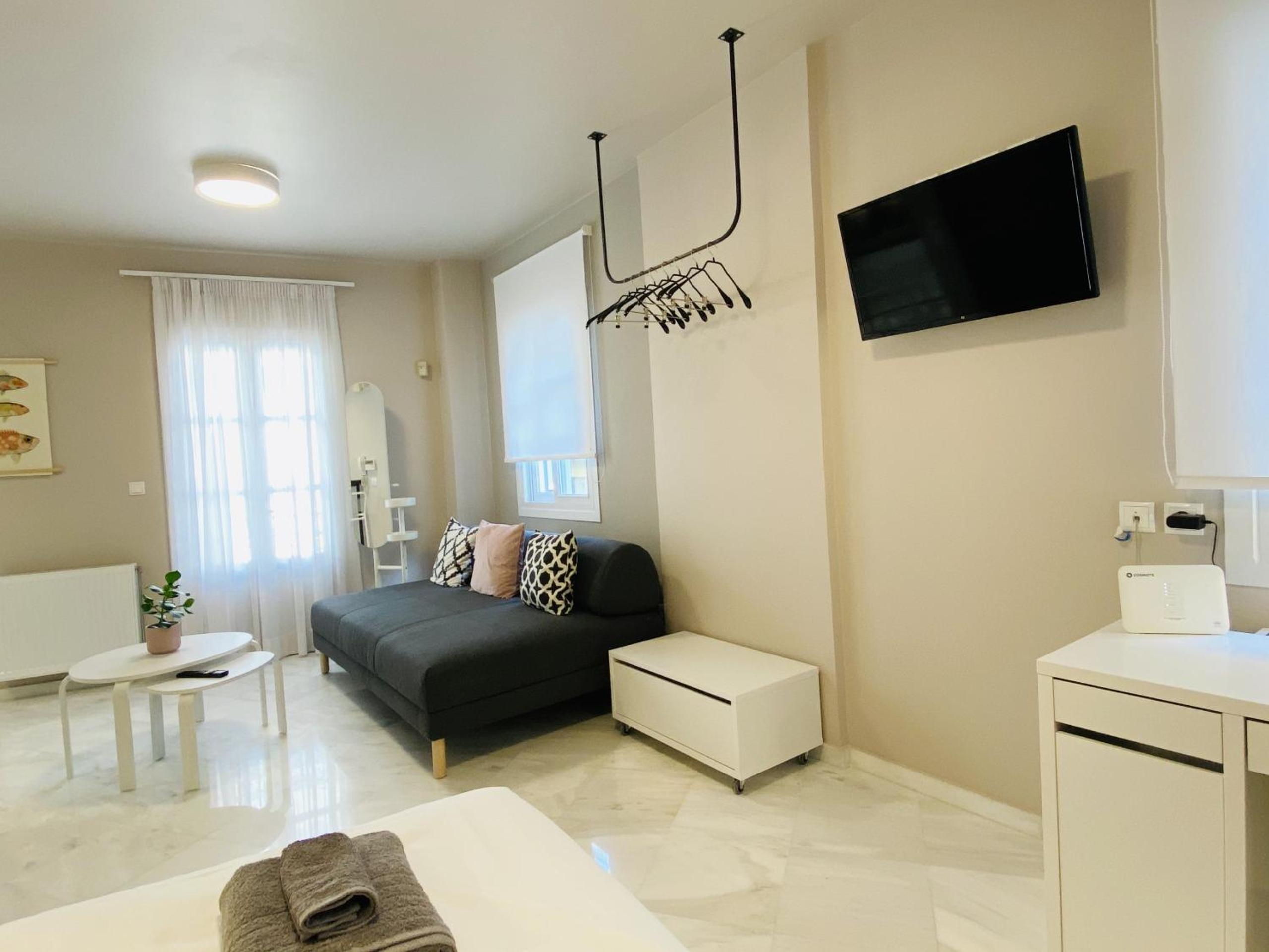 Goldfish Apartment - Plaka