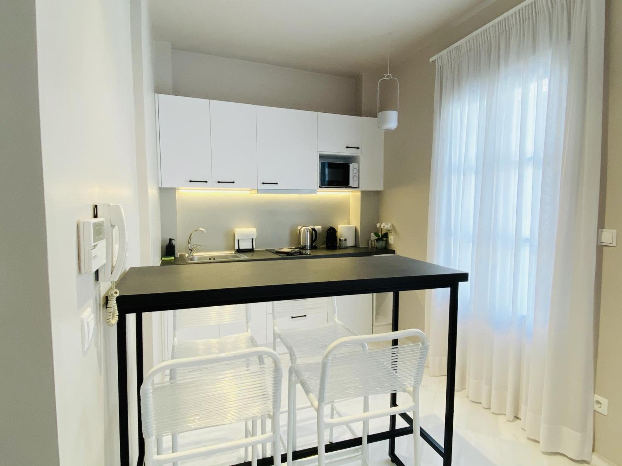 Goldfish Apartment - Plaka