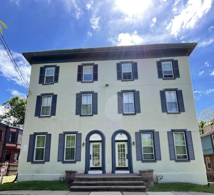 Wilmington Vacations - Park Place- cozy modern space fully updated fast WiFi good coffee and easy parking - Property Image 9