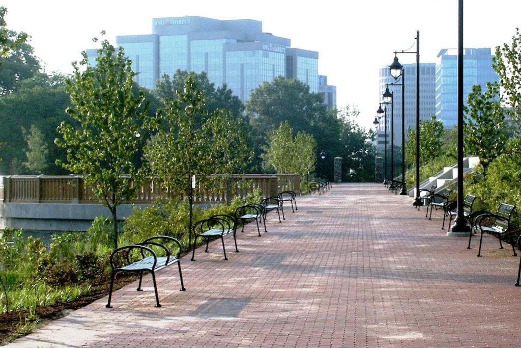 Wilmington Vacations - Park Place- cozy modern space fully updated fast WiFi good coffee and easy parking - Property Image 3