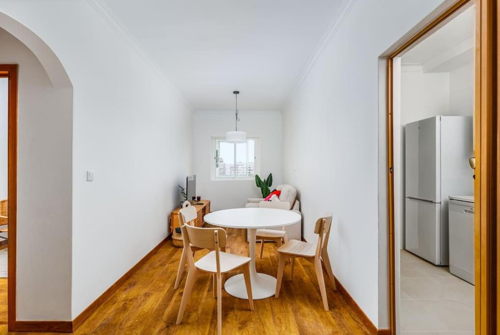 Bright and Spacious Two Bedroom Apt in Almada