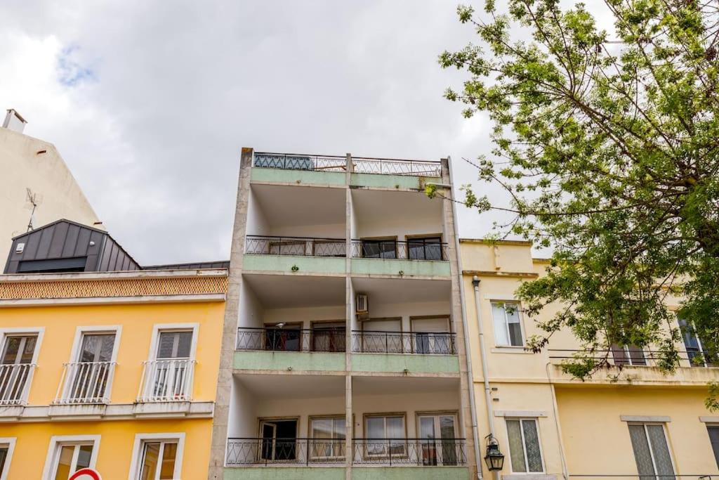 Bright and Spacious Two Bedroom Apt in Almada