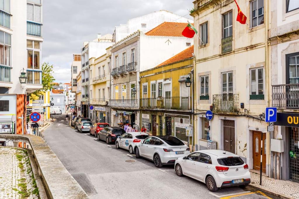 Bright and Spacious Two Bedroom Apt in Almada
