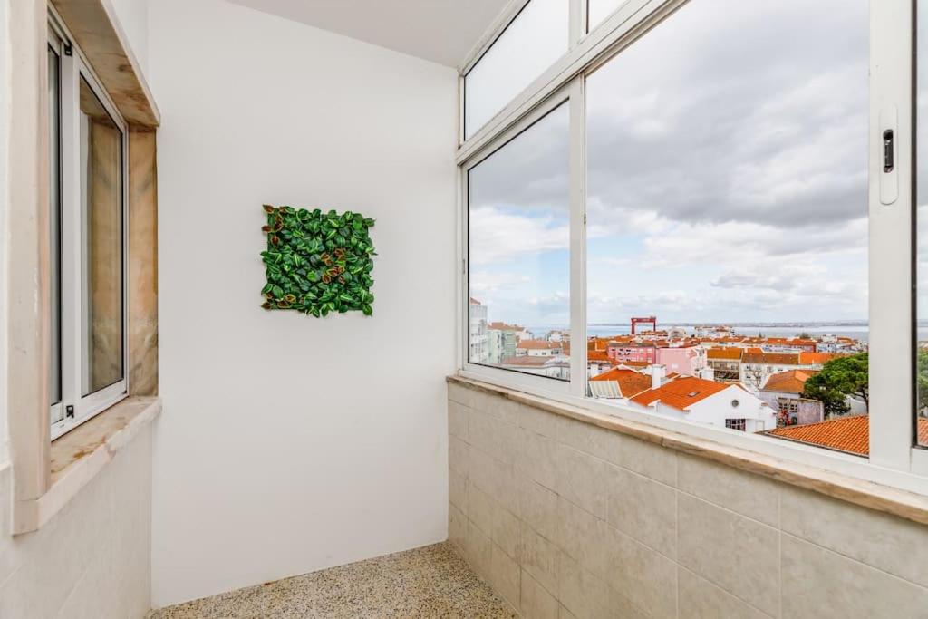 Bright and Spacious Two Bedroom Apt in Almada