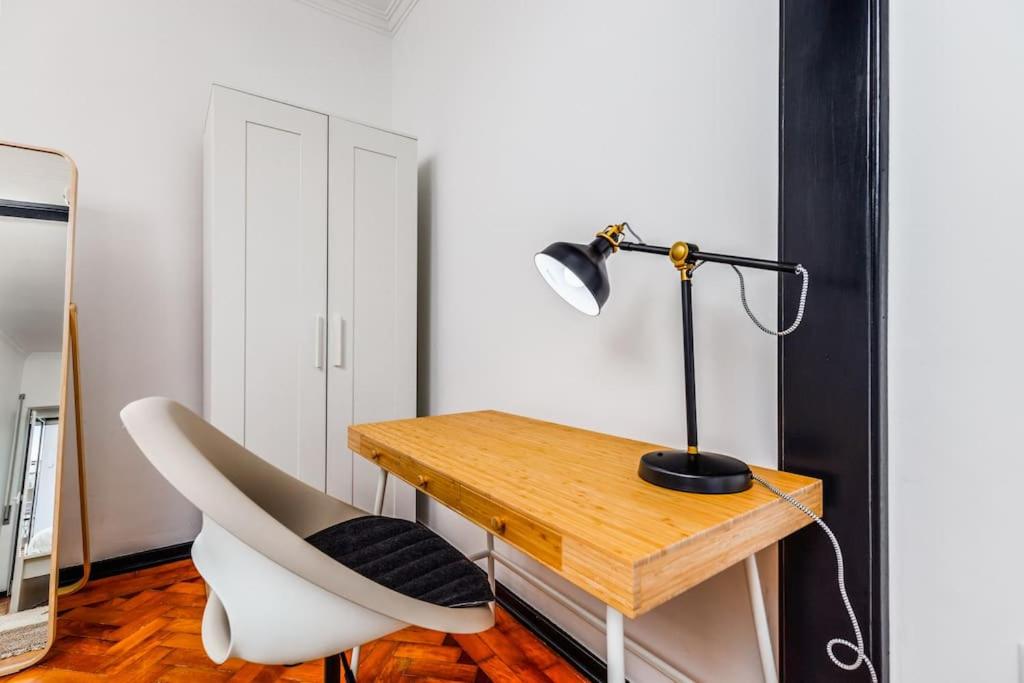 Bright and Spacious Two Bedroom Apt in Almada