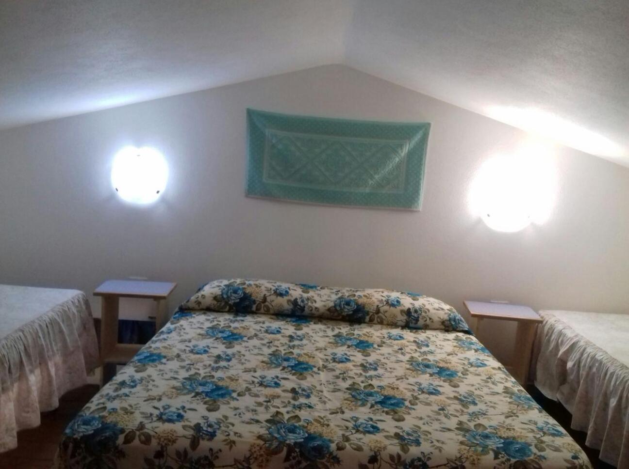 La dimora del sole en Teulada — hotel room