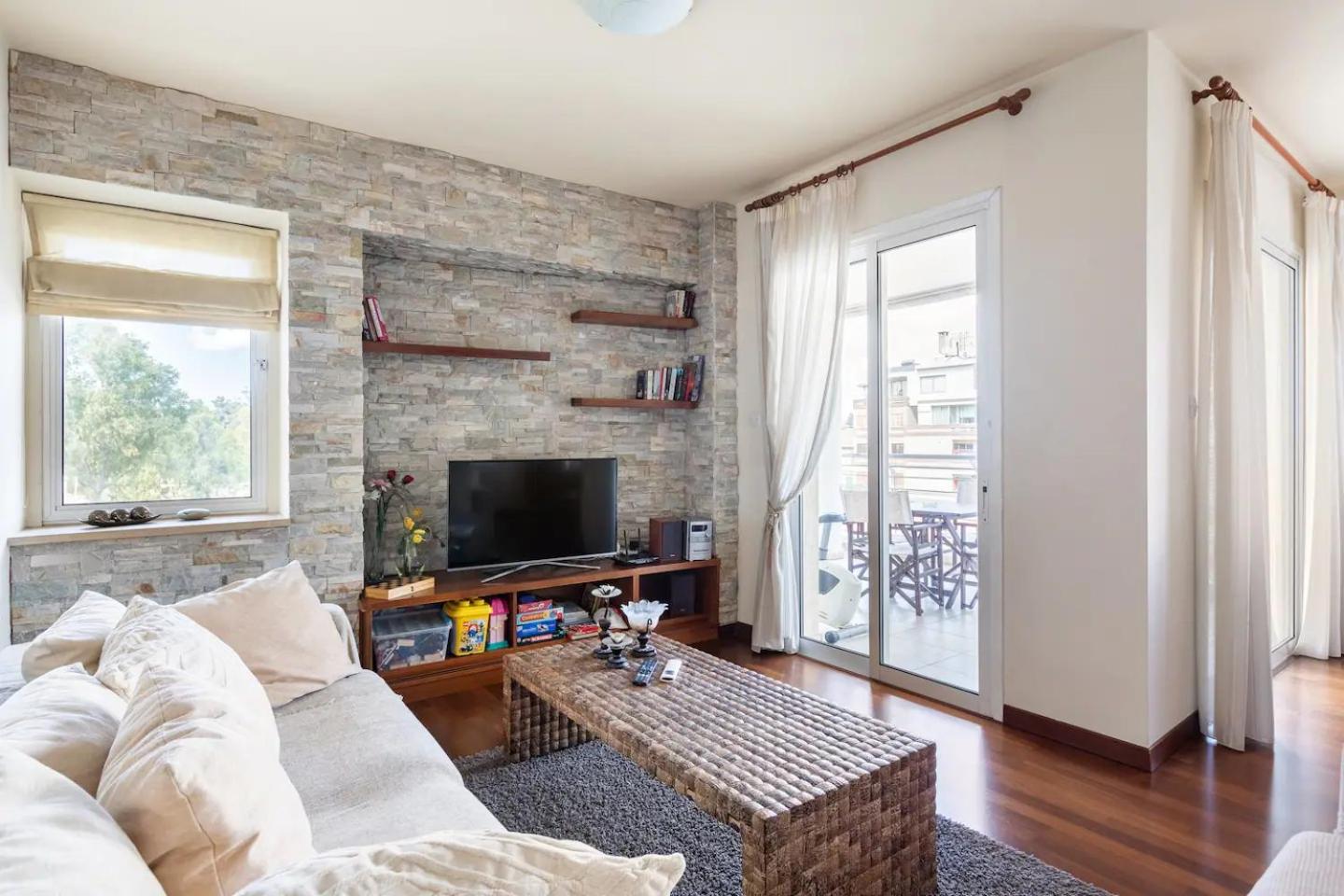 Warm Residence in the heart of the City Center - Balcony & view view 2