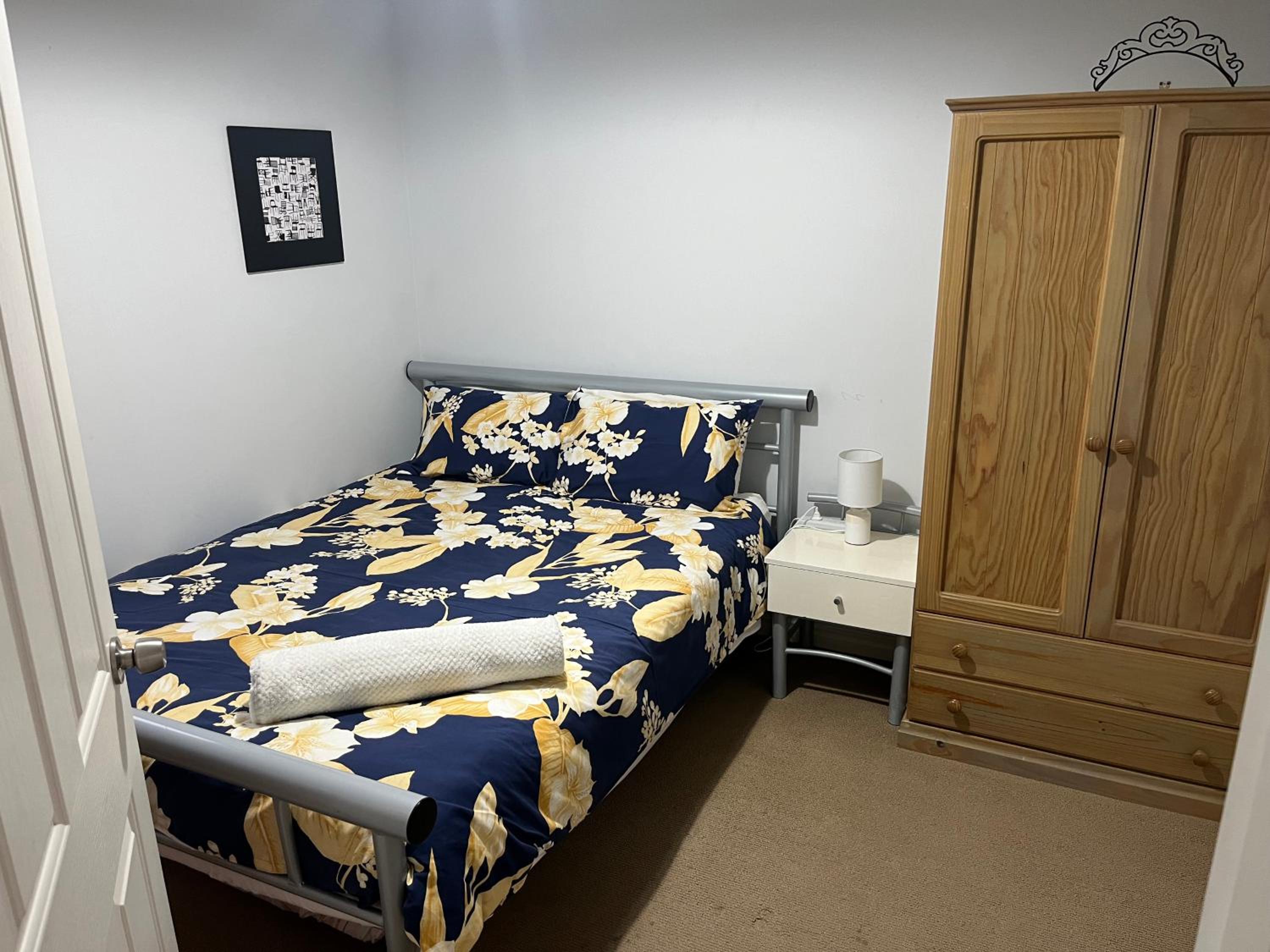 Moana Seaside Retreat - 2 Bedroom, spa , living area & pet friendly view 5