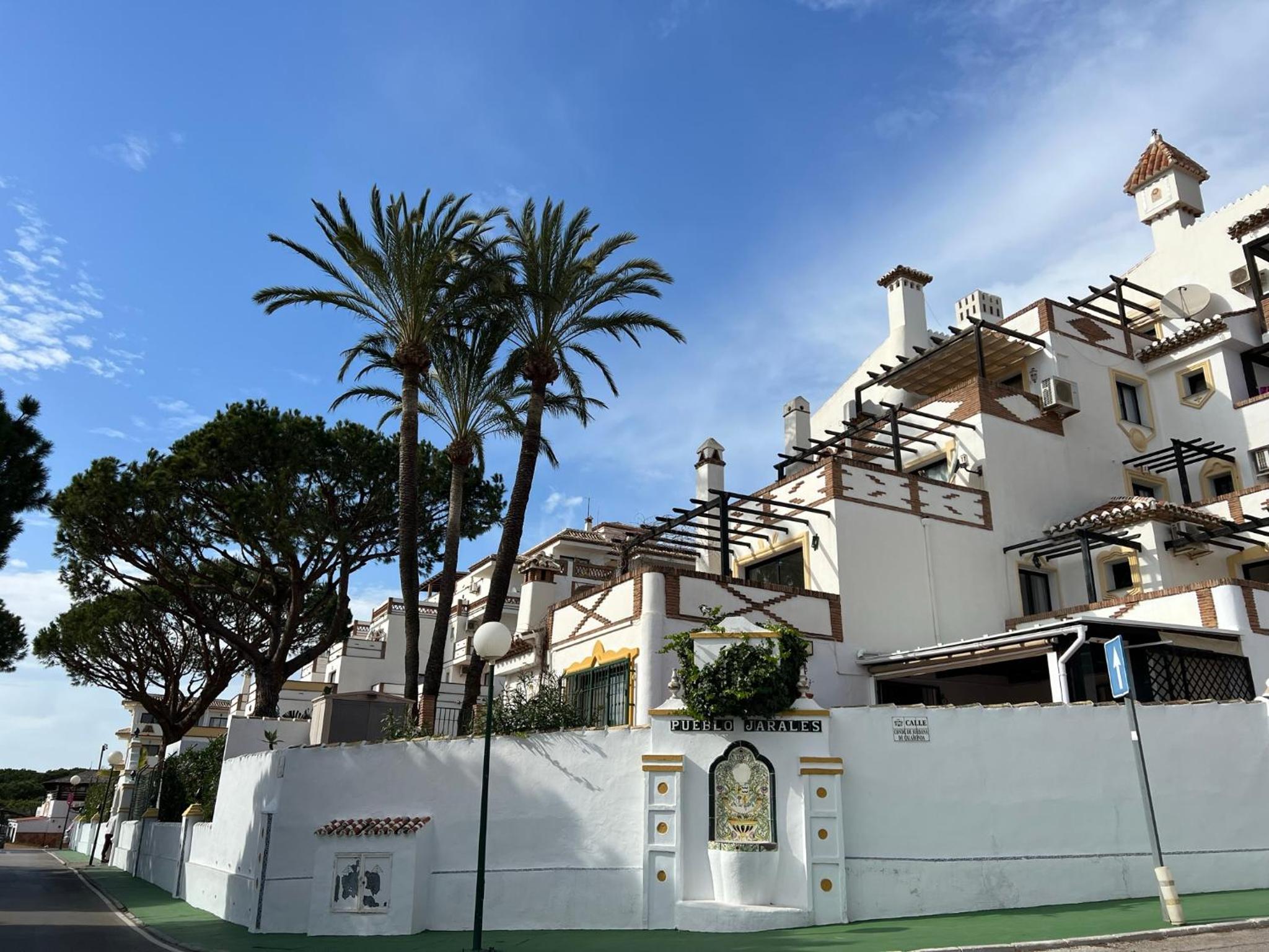 Crown Apartments with Sea View