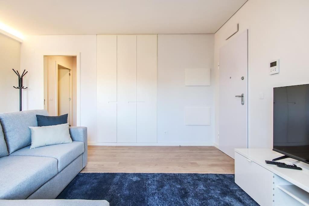 Amazing Liberdade Apt Ground Floor w AC Elevator view 2