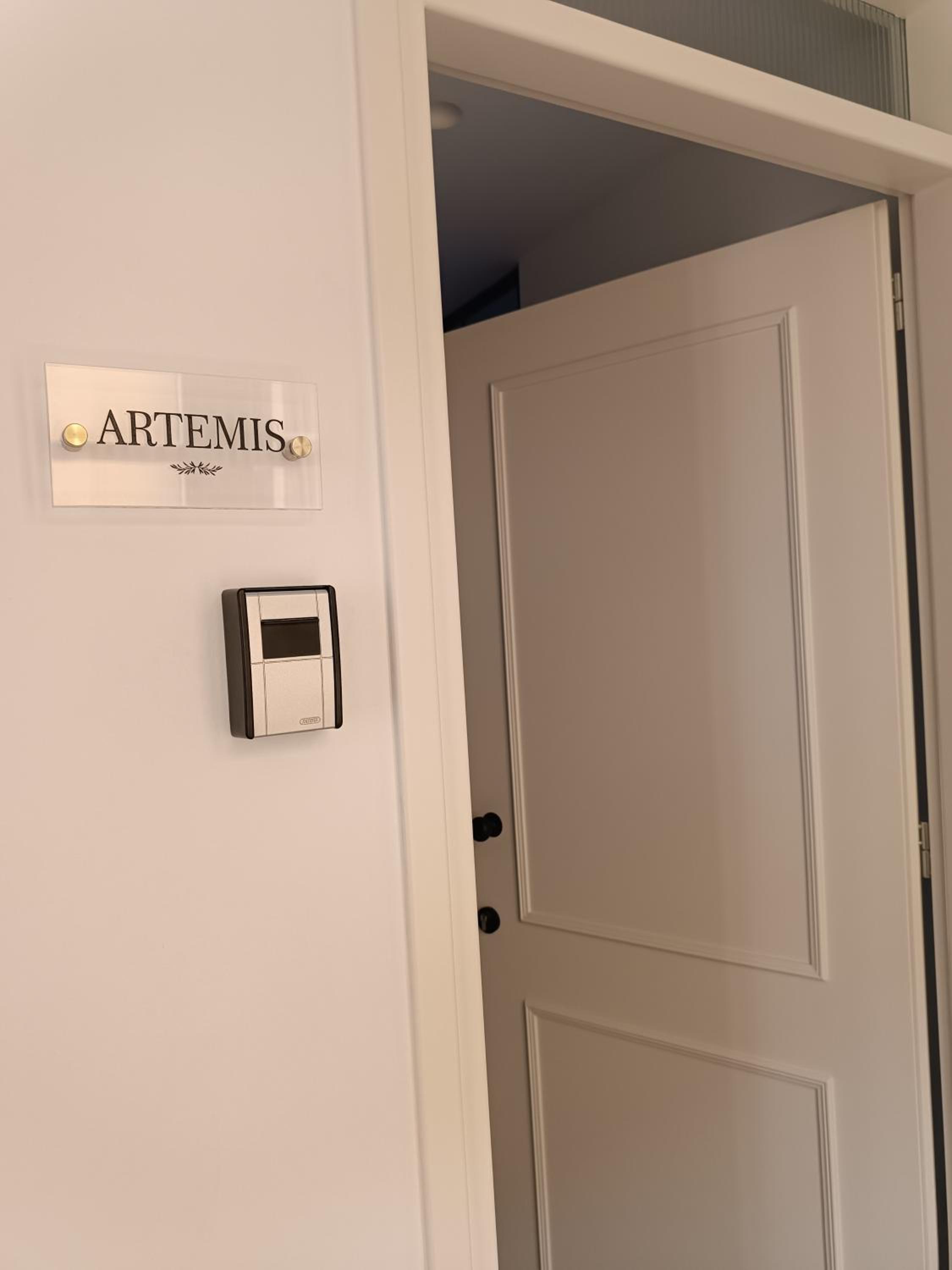 MUSES LUXURY SUITES