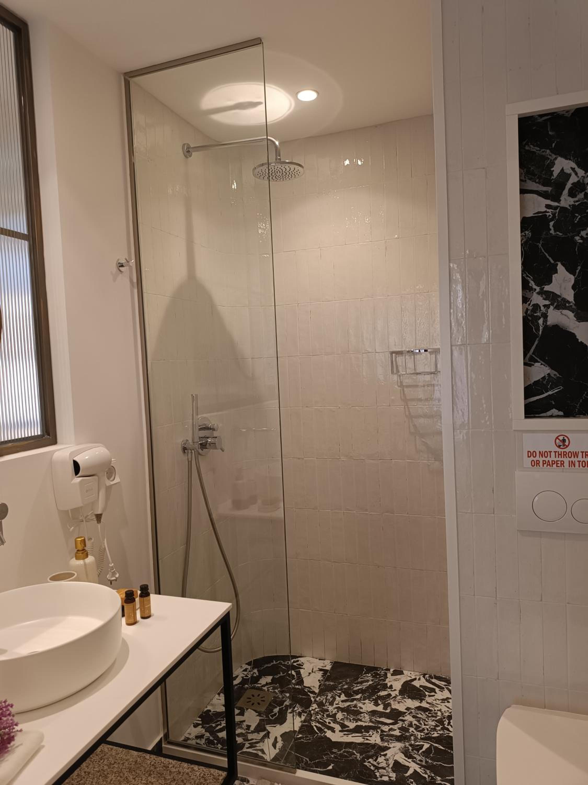 MUSES LUXURY SUITES