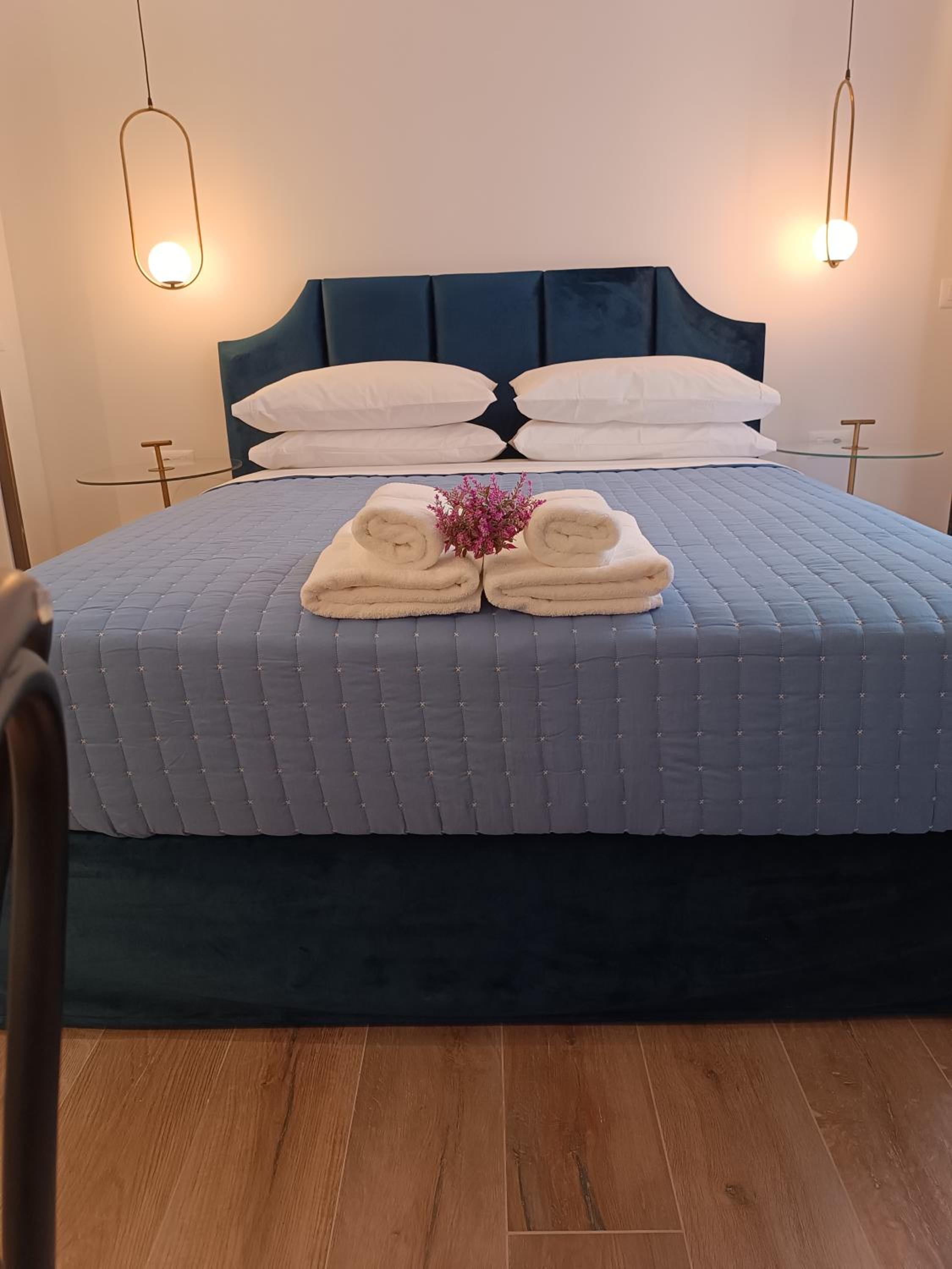 MUSES LUXURY SUITES