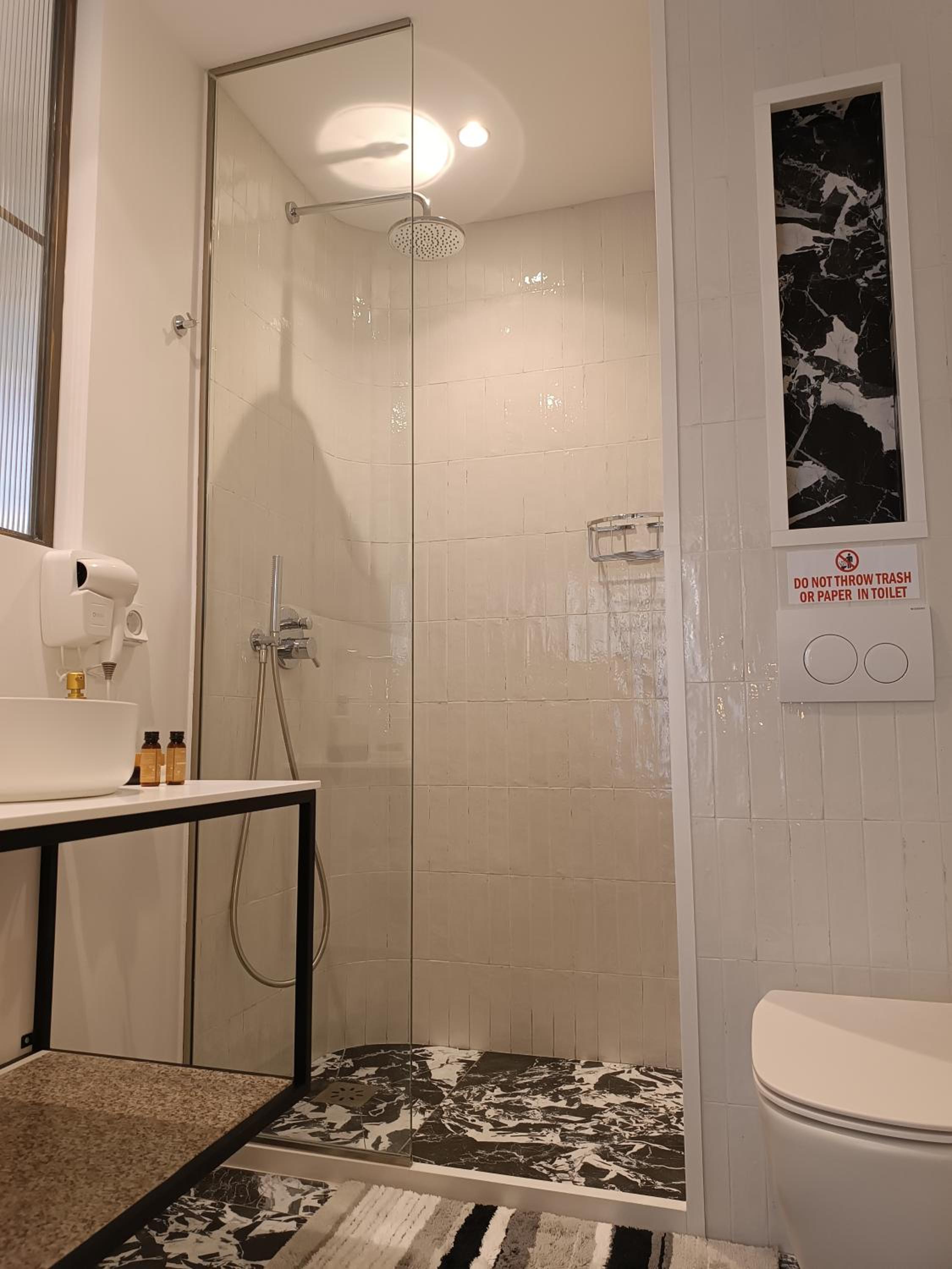 MUSES LUXURY SUITES
