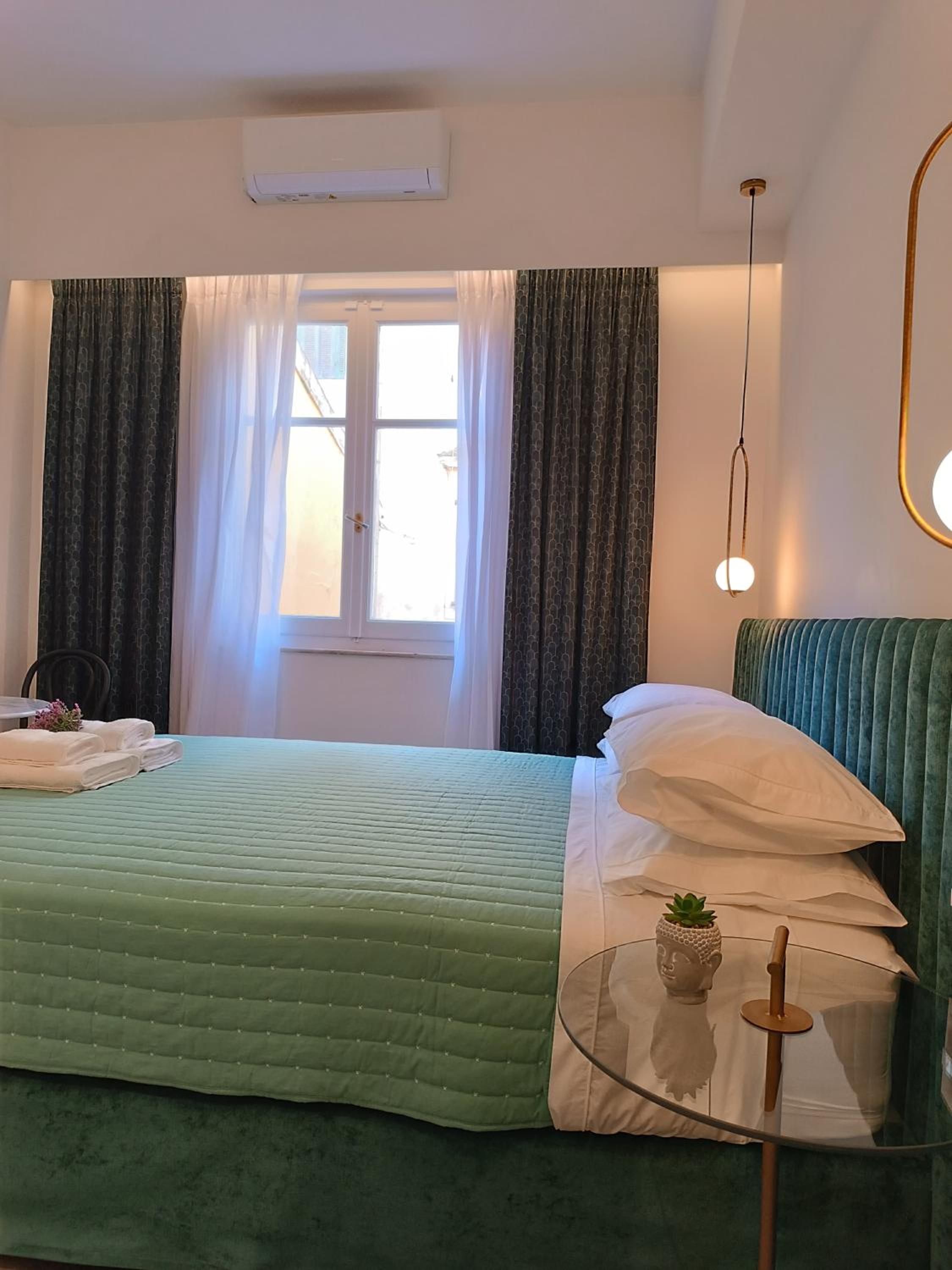 MUSES LUXURY SUITES