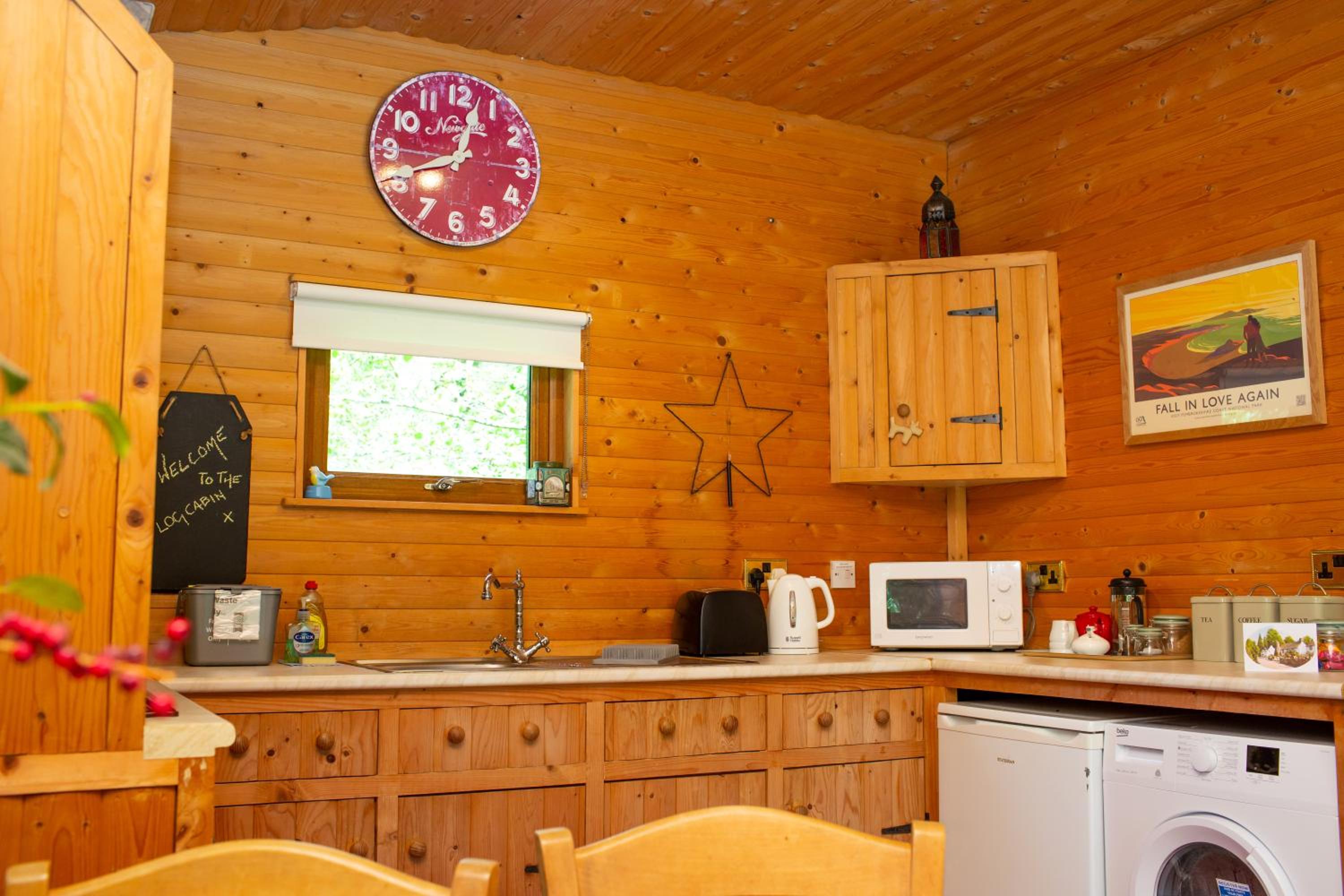Photo 10