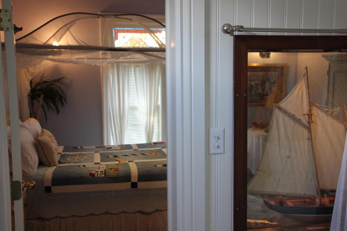 Hines Mansion - Property Image 19