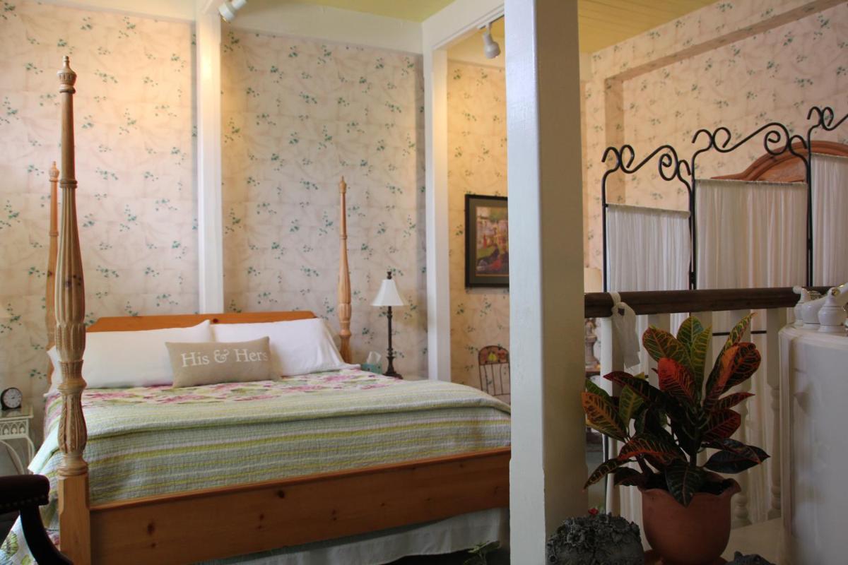 Hines Mansion - Property Image 21