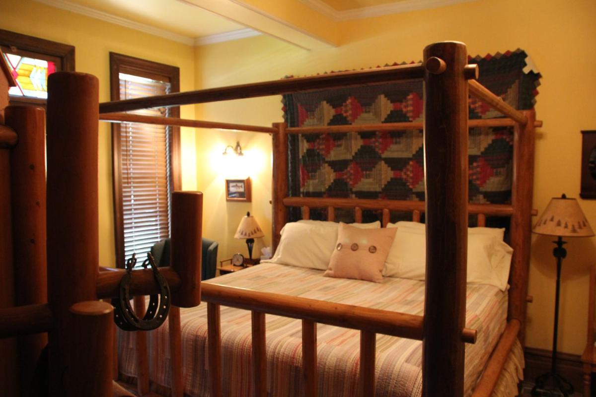 Hines Mansion - Property Image 31