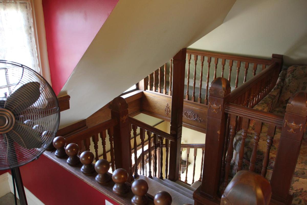 Hines Mansion - Property Image 32