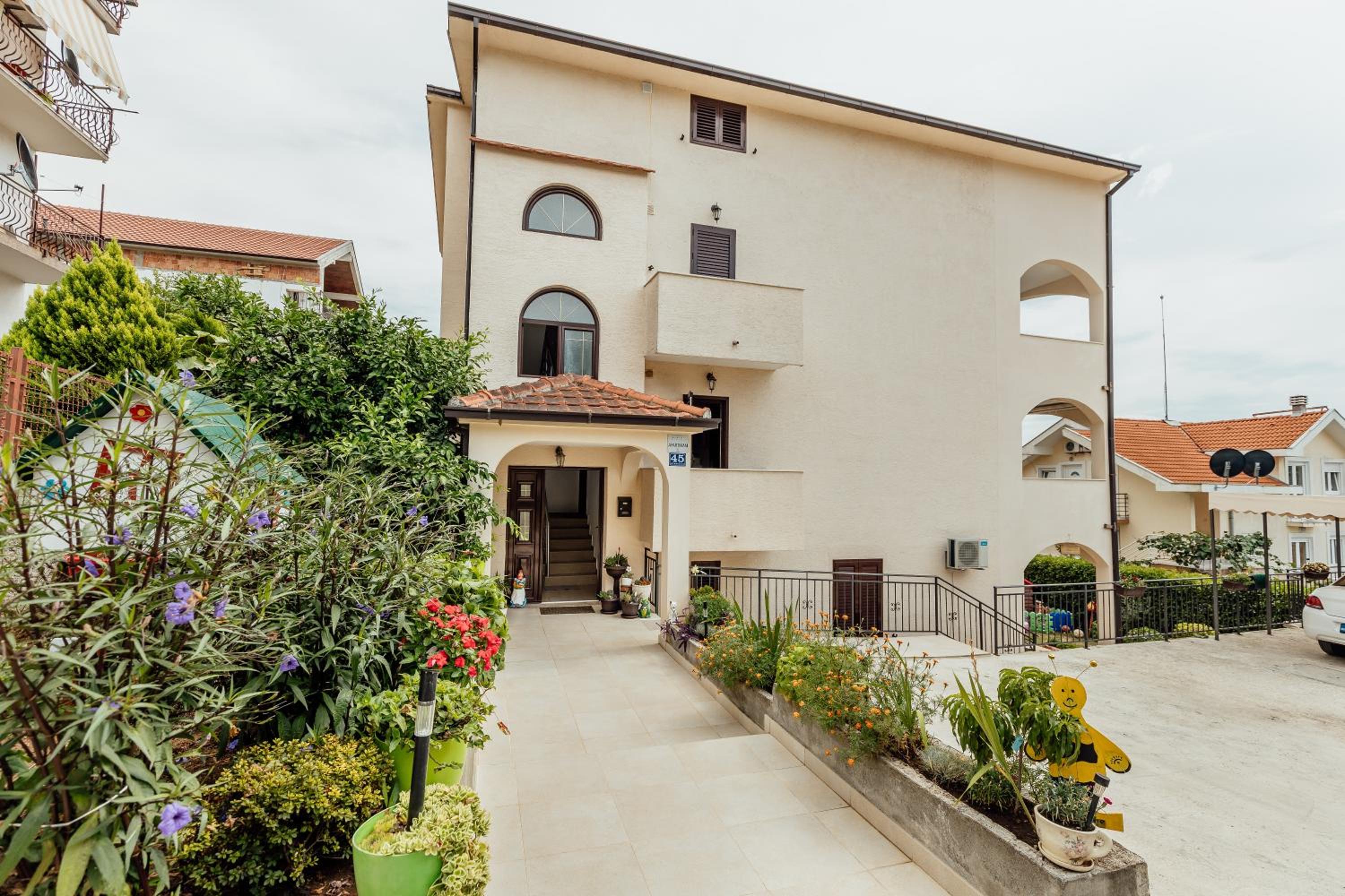 Apartments Kosta